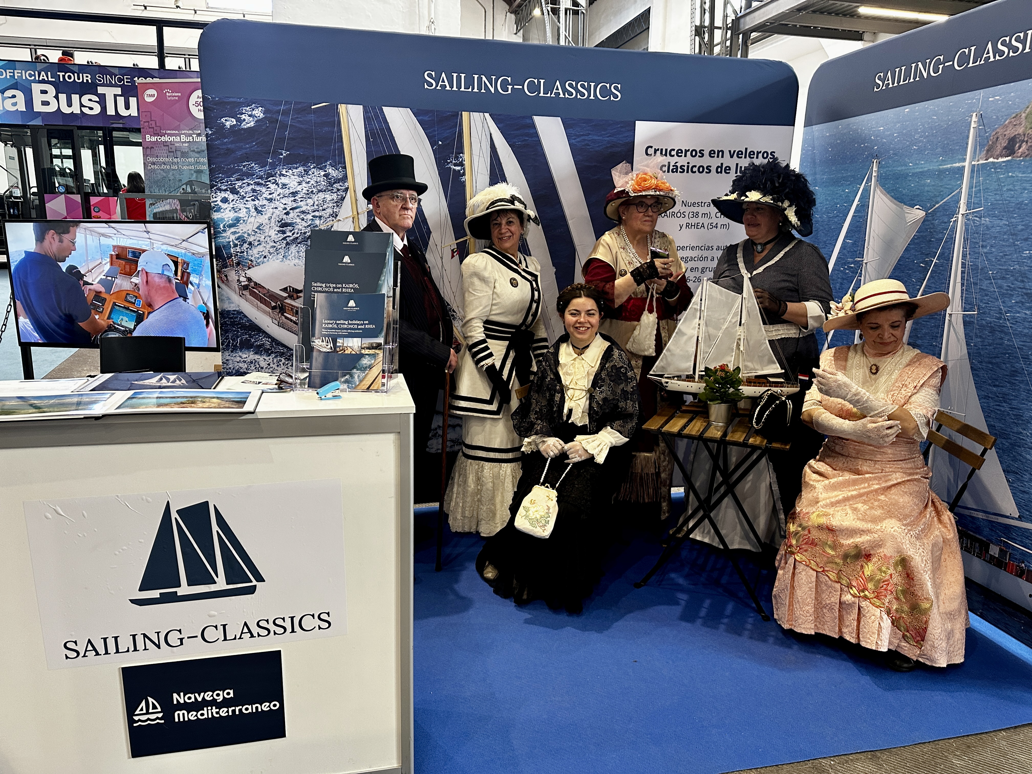 Vestidos de época en el expositor de Navega mediterraneo y Sailing Classics
