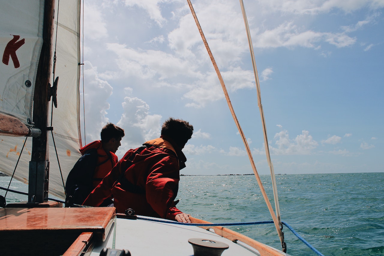 Aprendiendo a navegar un velero Aprendiendo a navegar un velero