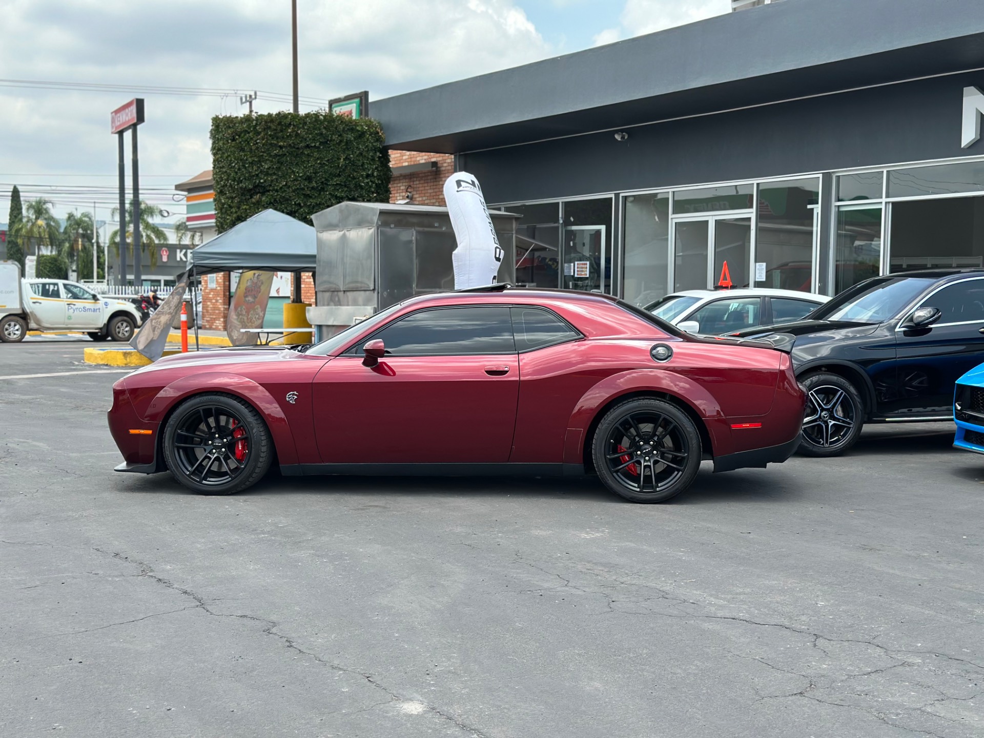 Dodge Charger Hellcat Widebody  2020-preview-14