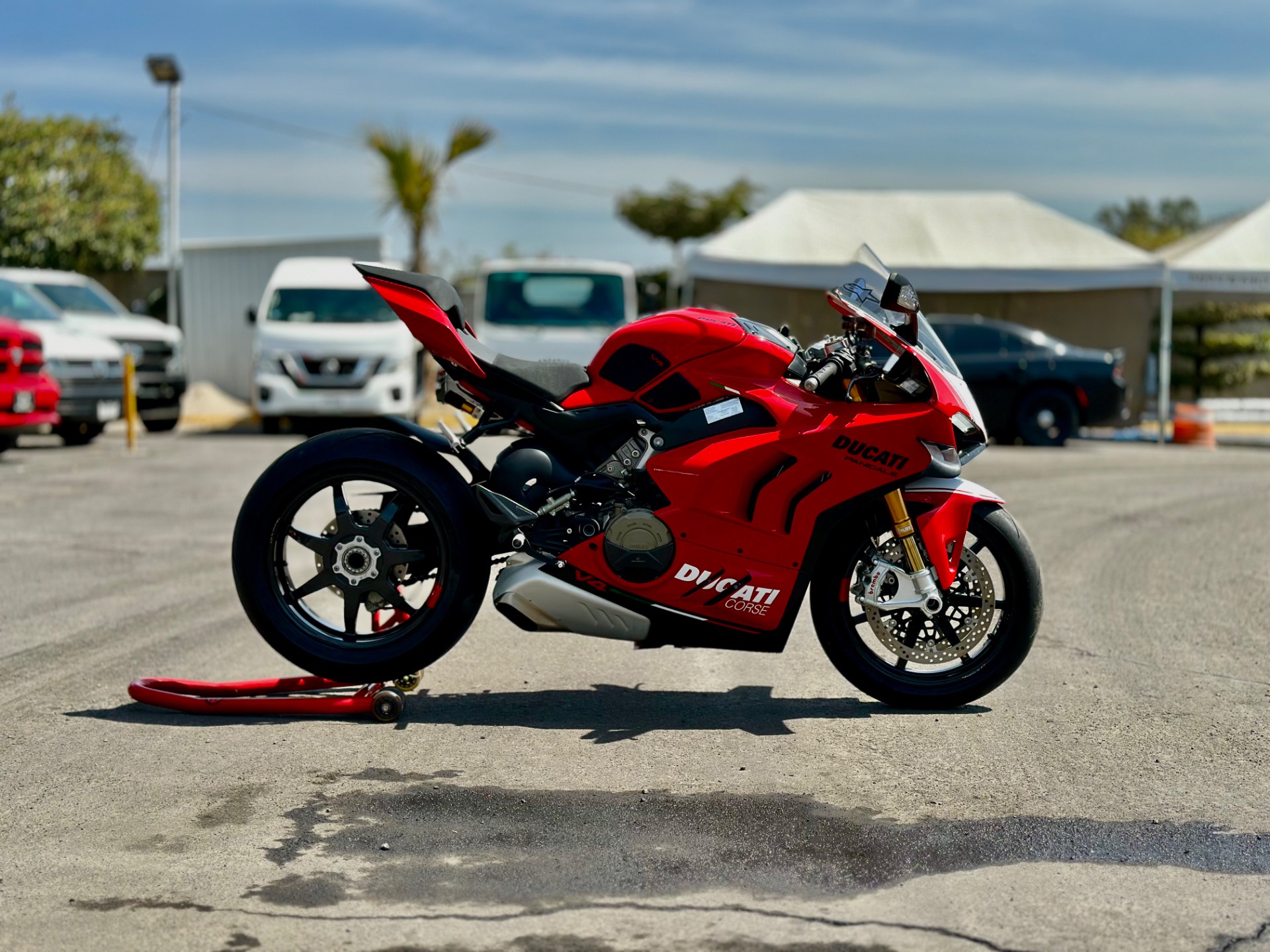 Yes! Ducati Panigale V4 2023-preview-3