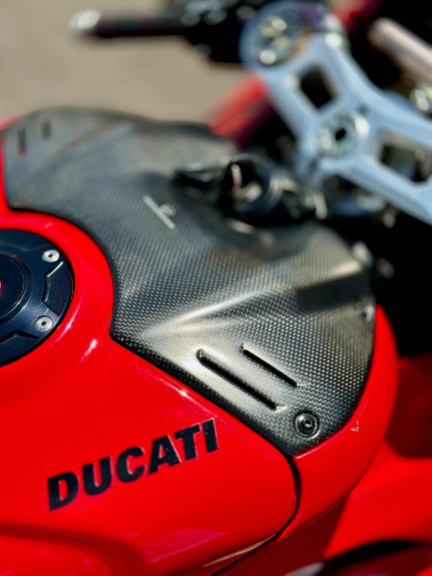Yes! Ducati Panigale V4 2023-preview-12