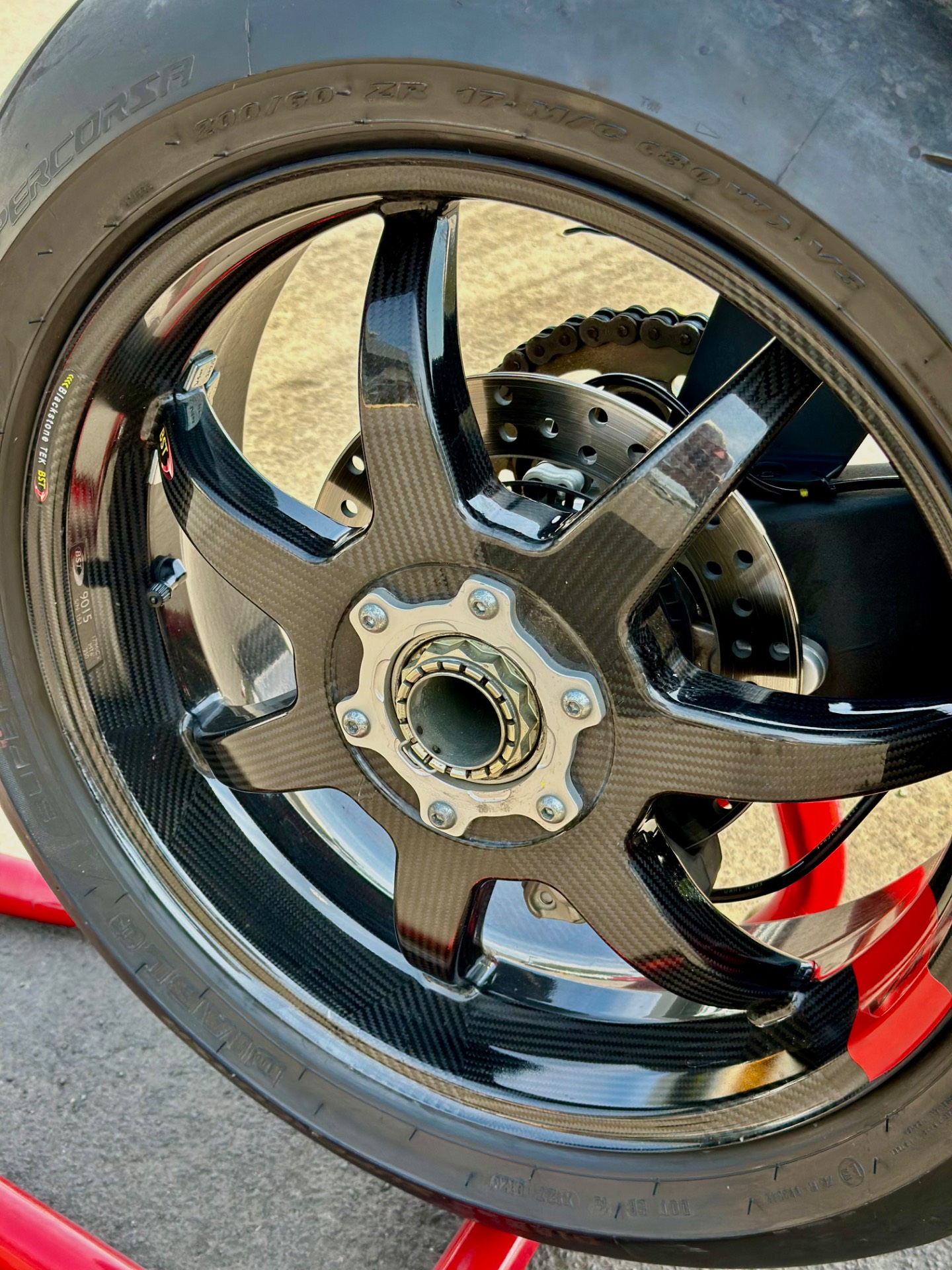 Yes! Ducati Panigale V4 2023-preview-13