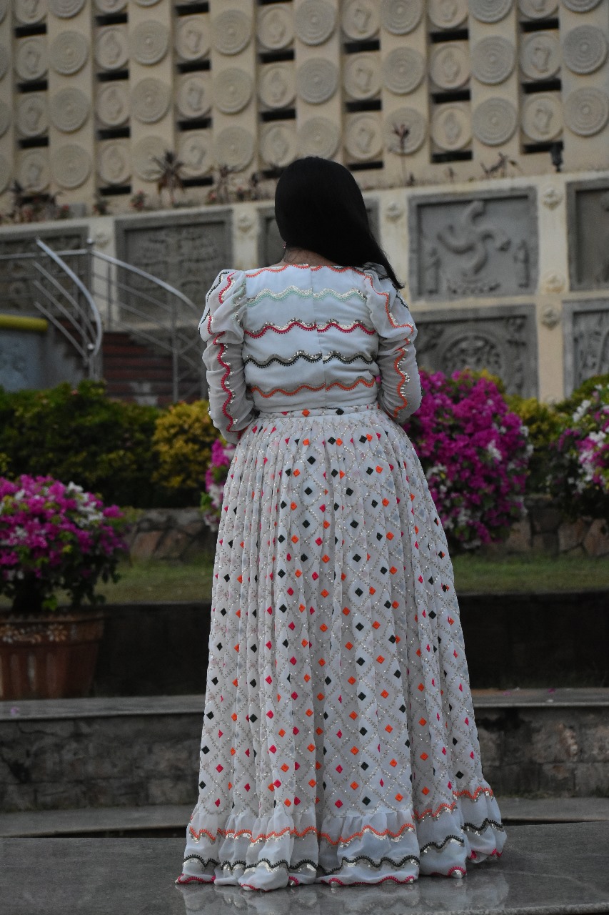 dress3 - 68299b94a208975e4a7b67a4234f4a9595af7b47