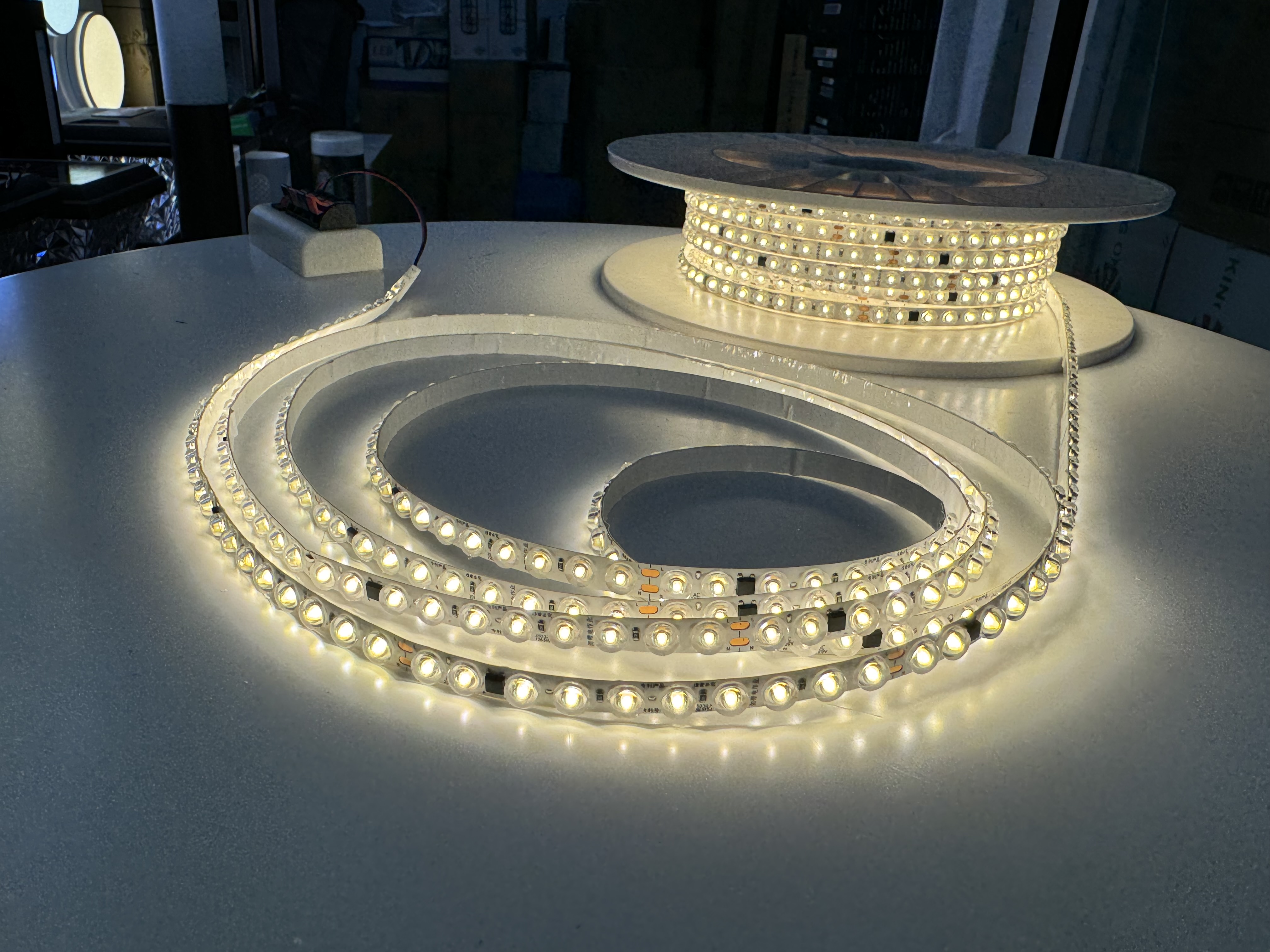 12V-24V LED thumbnail 2