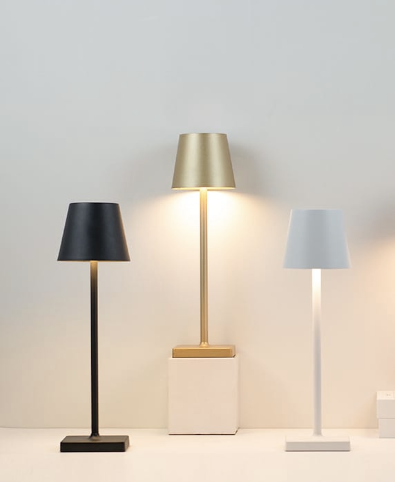 TABLE LAMP  - Image 1