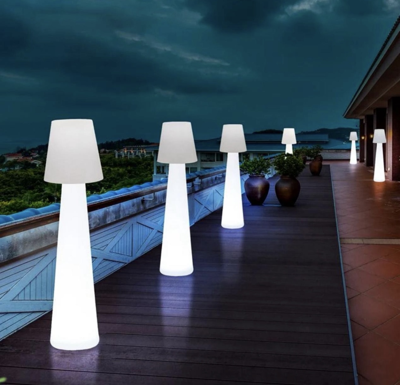 STAND LAMP  - Image 1
