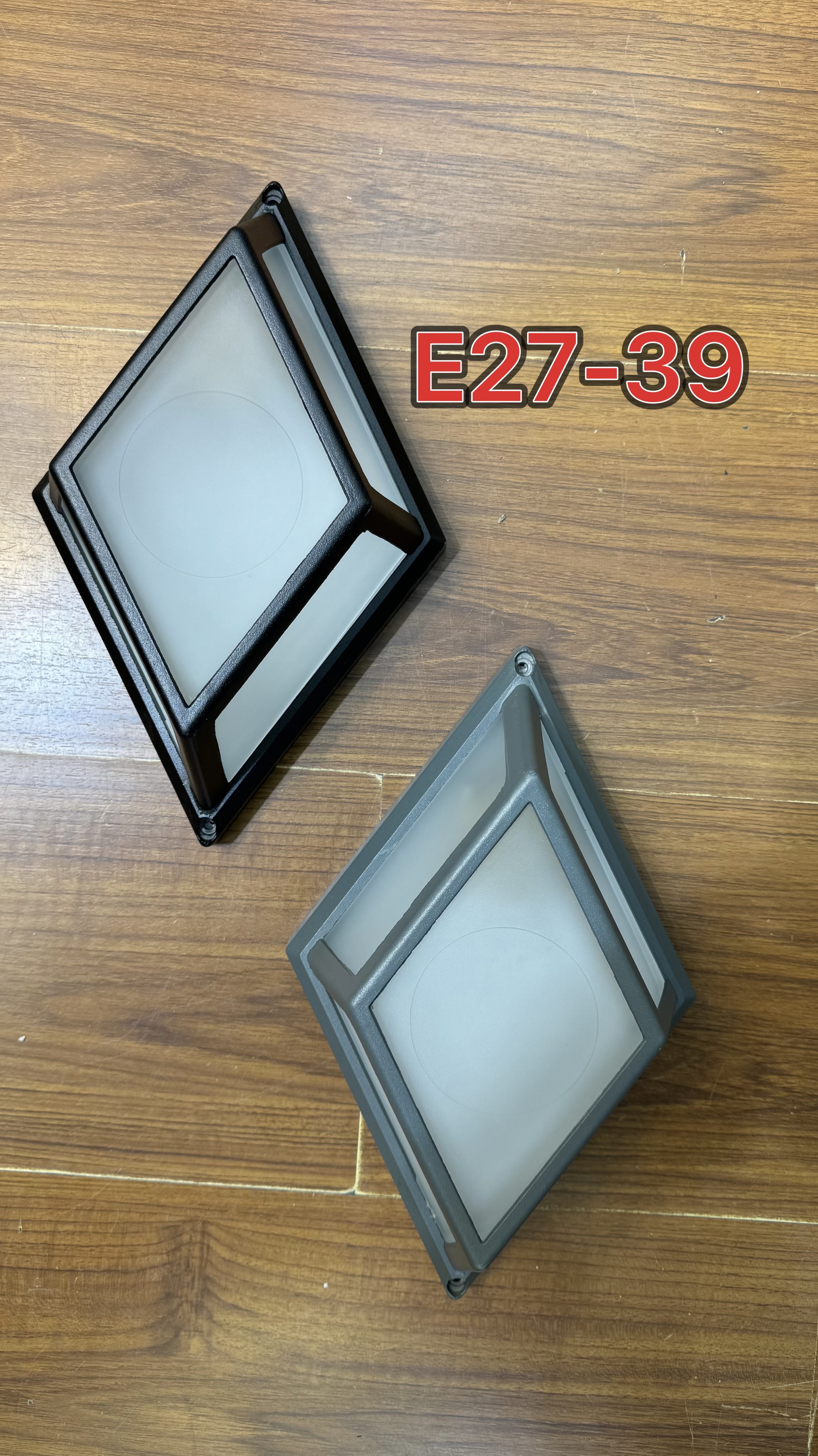 OUTDOOR LAMP - Image 1