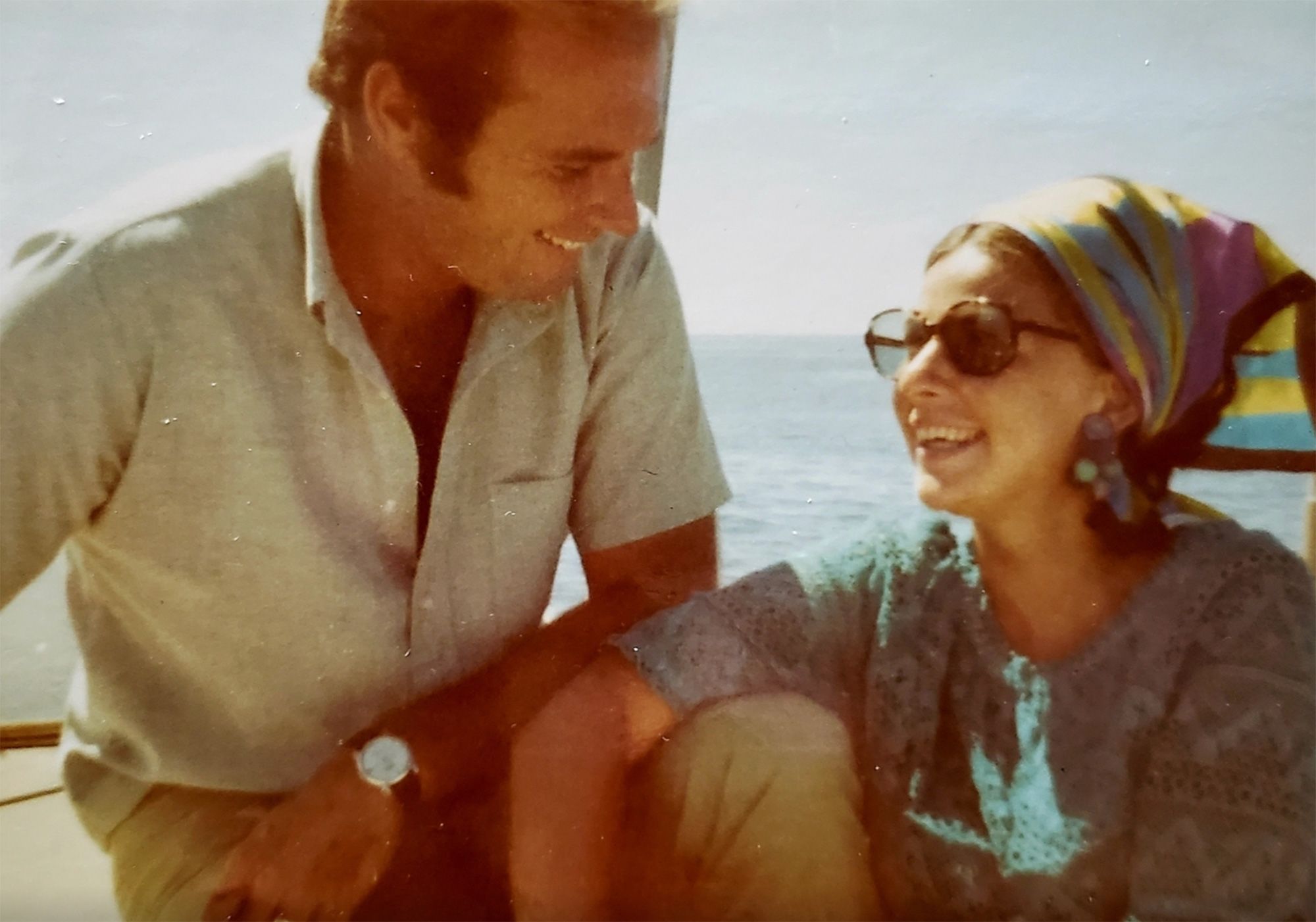 From Thunderbolt to Lifelong Love: Librarian and Yacht Captain’s 52-Year Marriage Began with a Chance Meeting