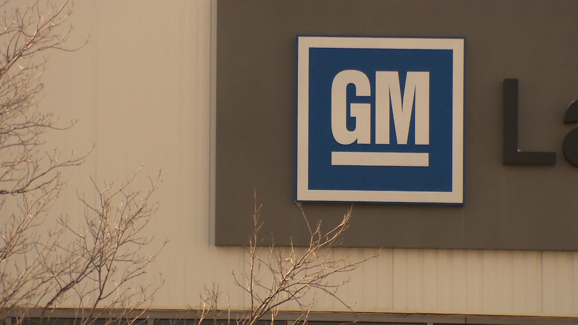 GM Reverses Plan to Claim EV Tax Credit Through Finance Arm