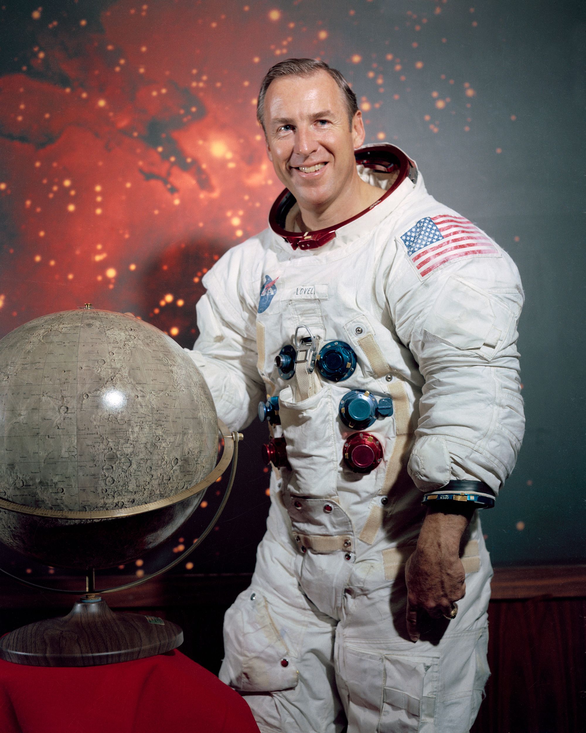 Apollo 13 Commander Jim Lovell Dies at 97