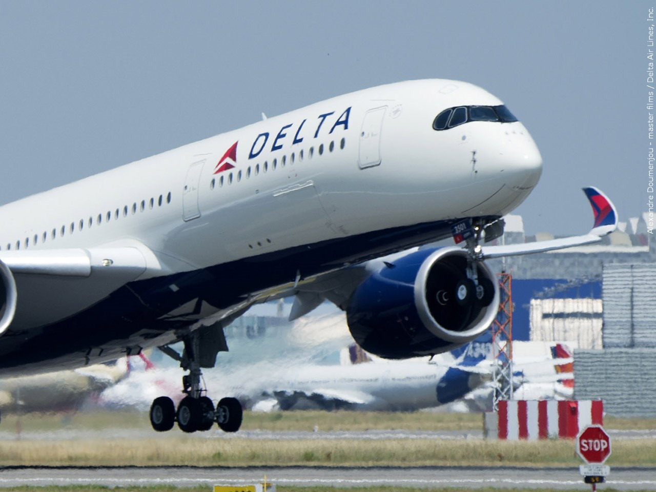 Palm Springs Airport Adds Nonstop Flight to JFK on Delta Airbus