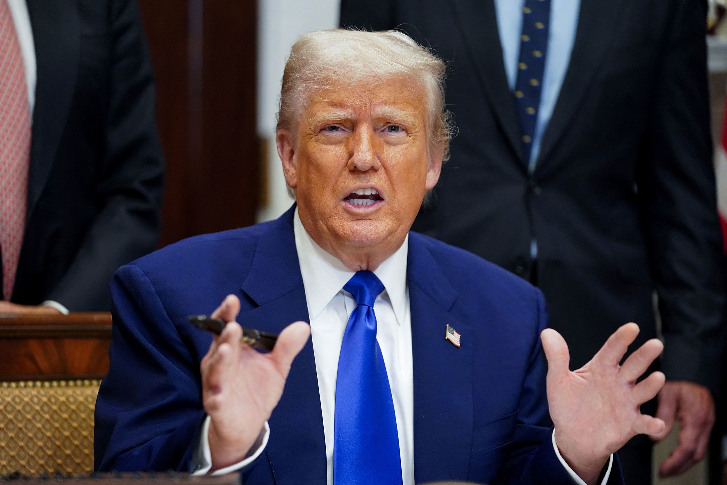 Trump Demands 17 Drugmakers Cut Prices Within 60 Days or Face Consequences