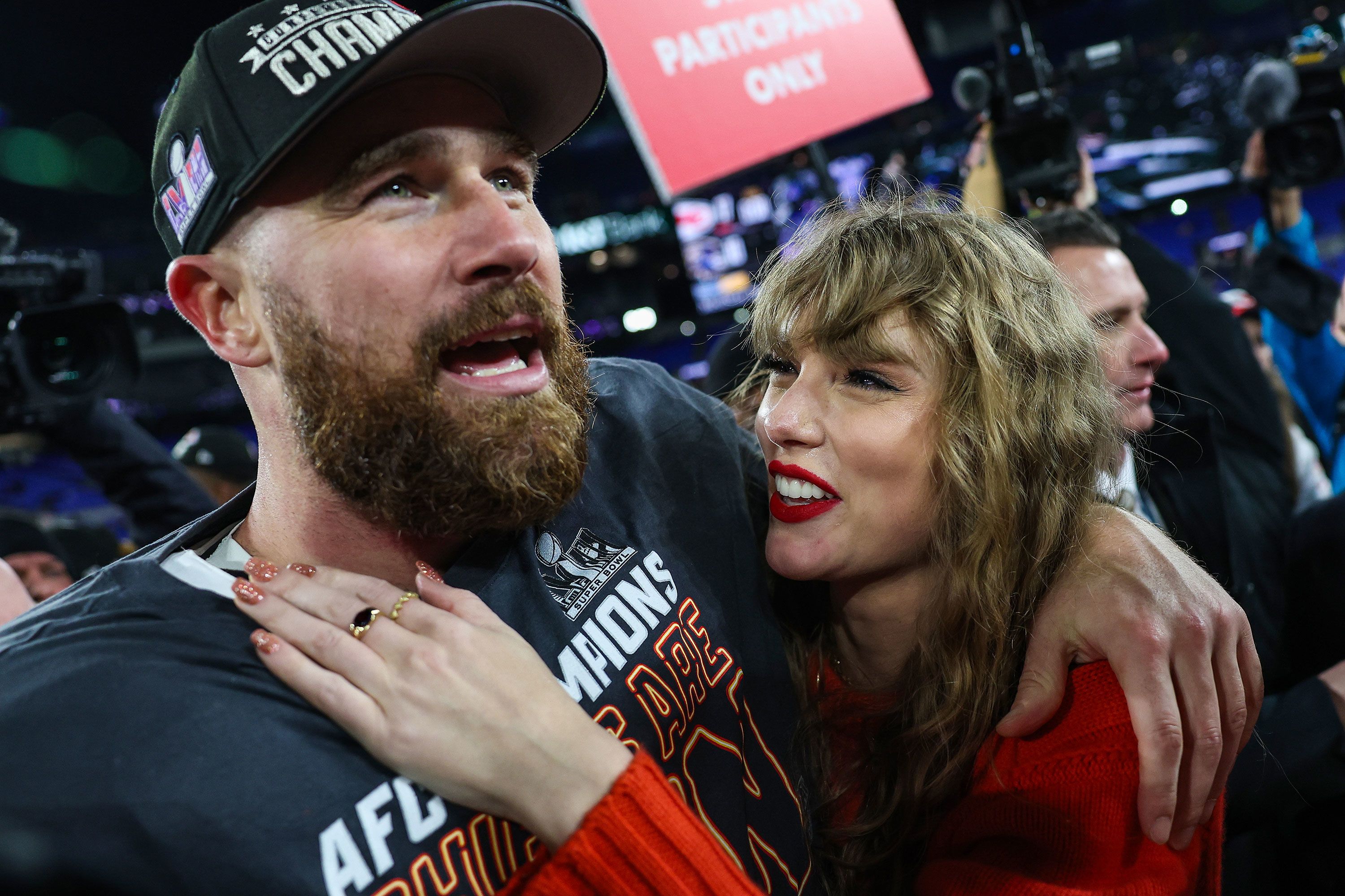 Taylor Swift and Travis Kelce Announce Engagement