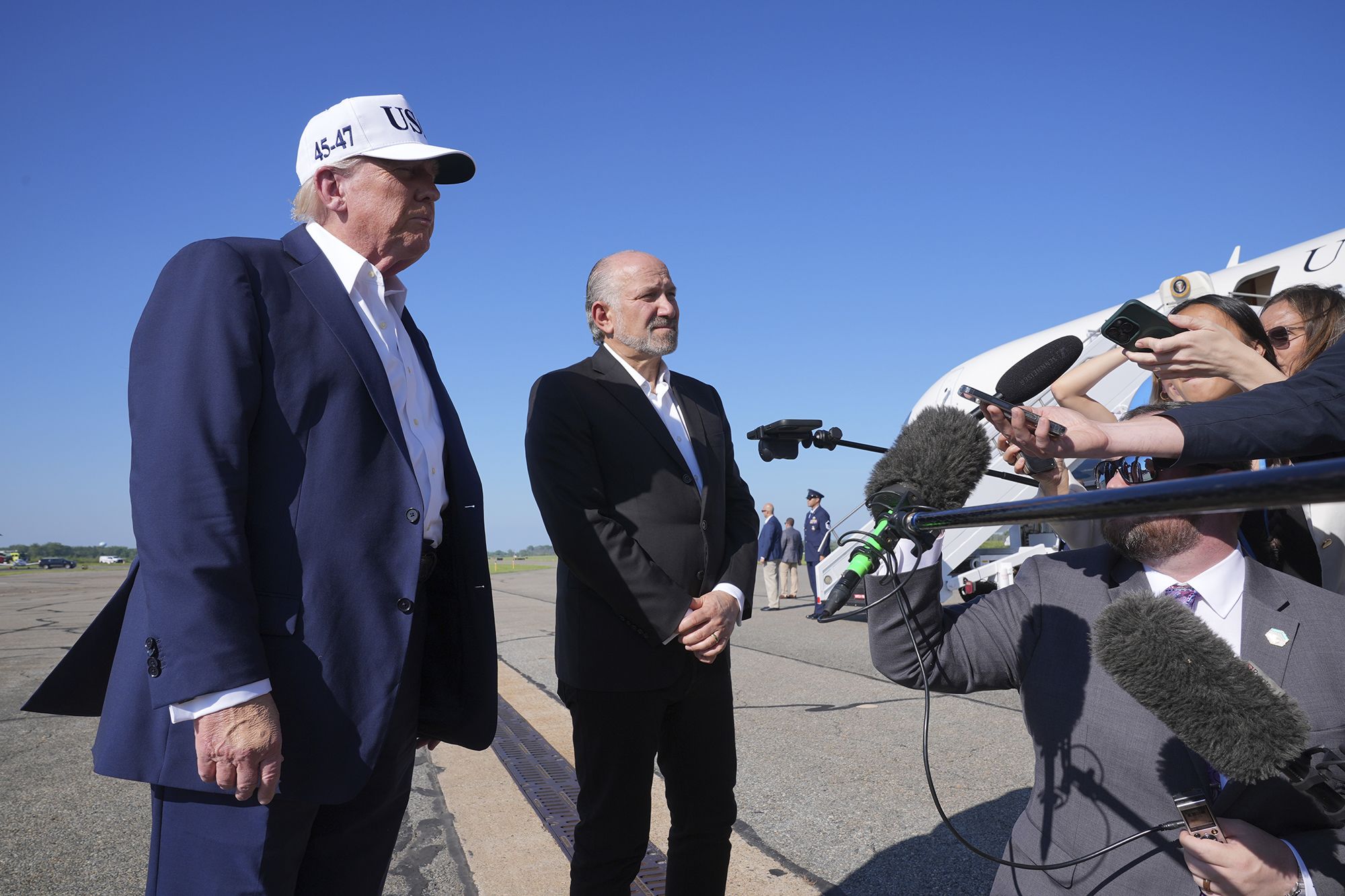 Trump Sends Letters to Allies on Tariffs, Extends Deadline to August 1