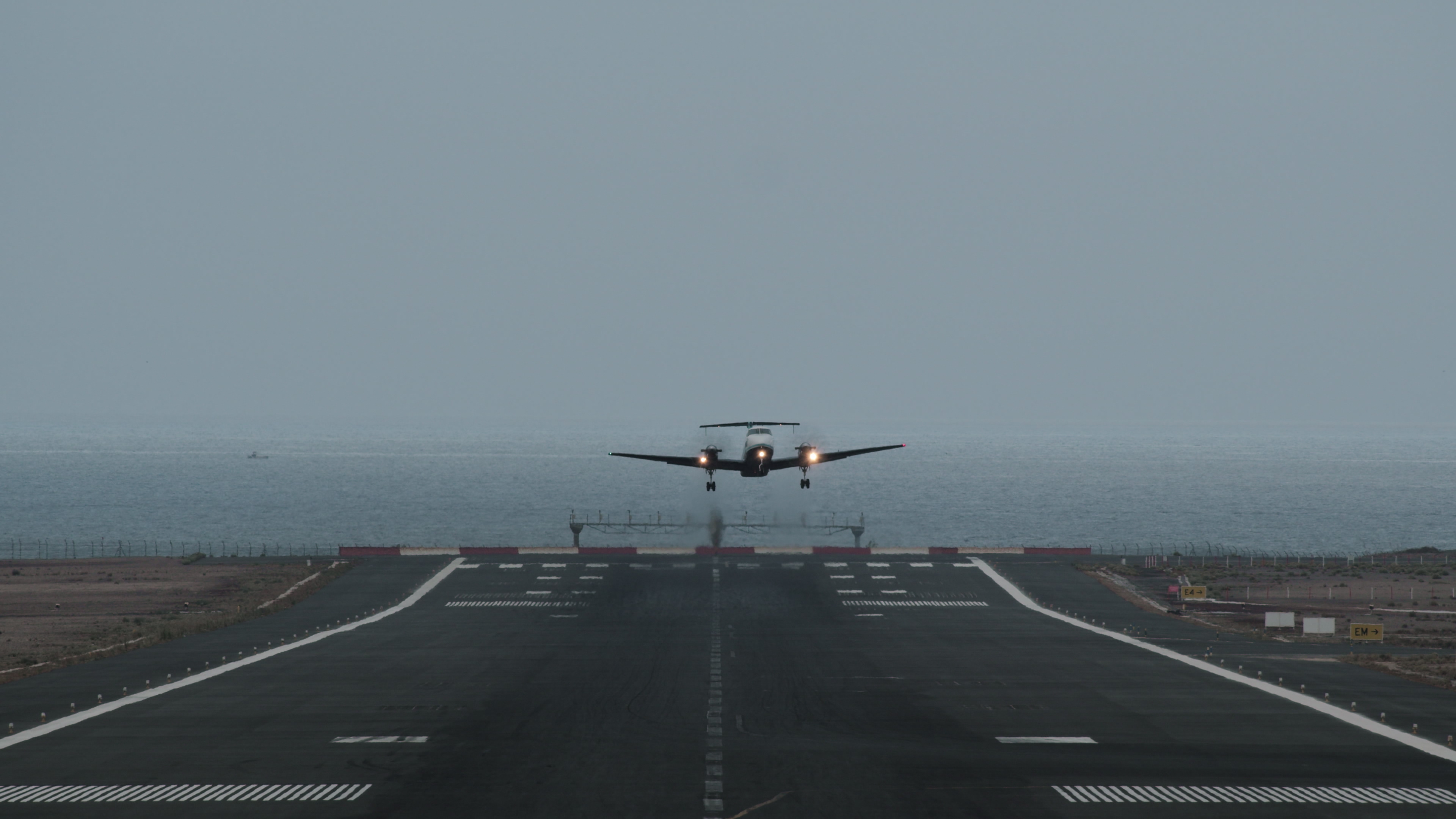 US Deploys Aircraft Carrier to Caribbean as Trump Ramps Up Pressure on Venezuela