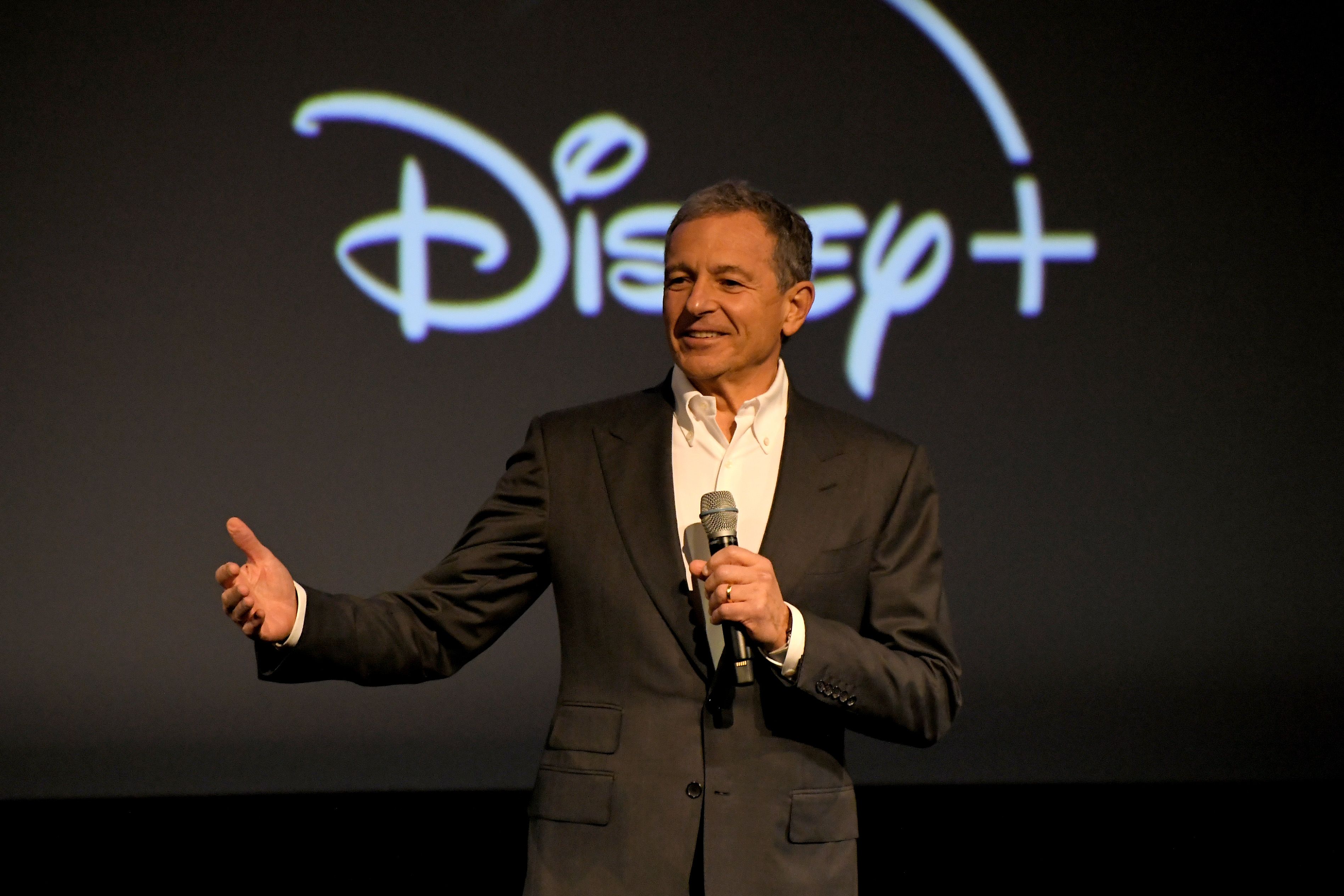 Former ABC News journalists urge Disney’s Bob Iger to stand firm for press freedom amid political pressure