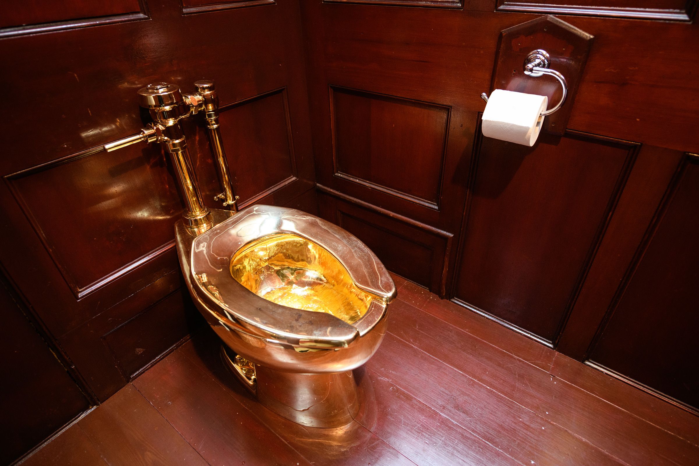 Gold Toilet Sculpture by Maurizio Cattelan to Hit Sotheby’s Auction Block for $10 Million