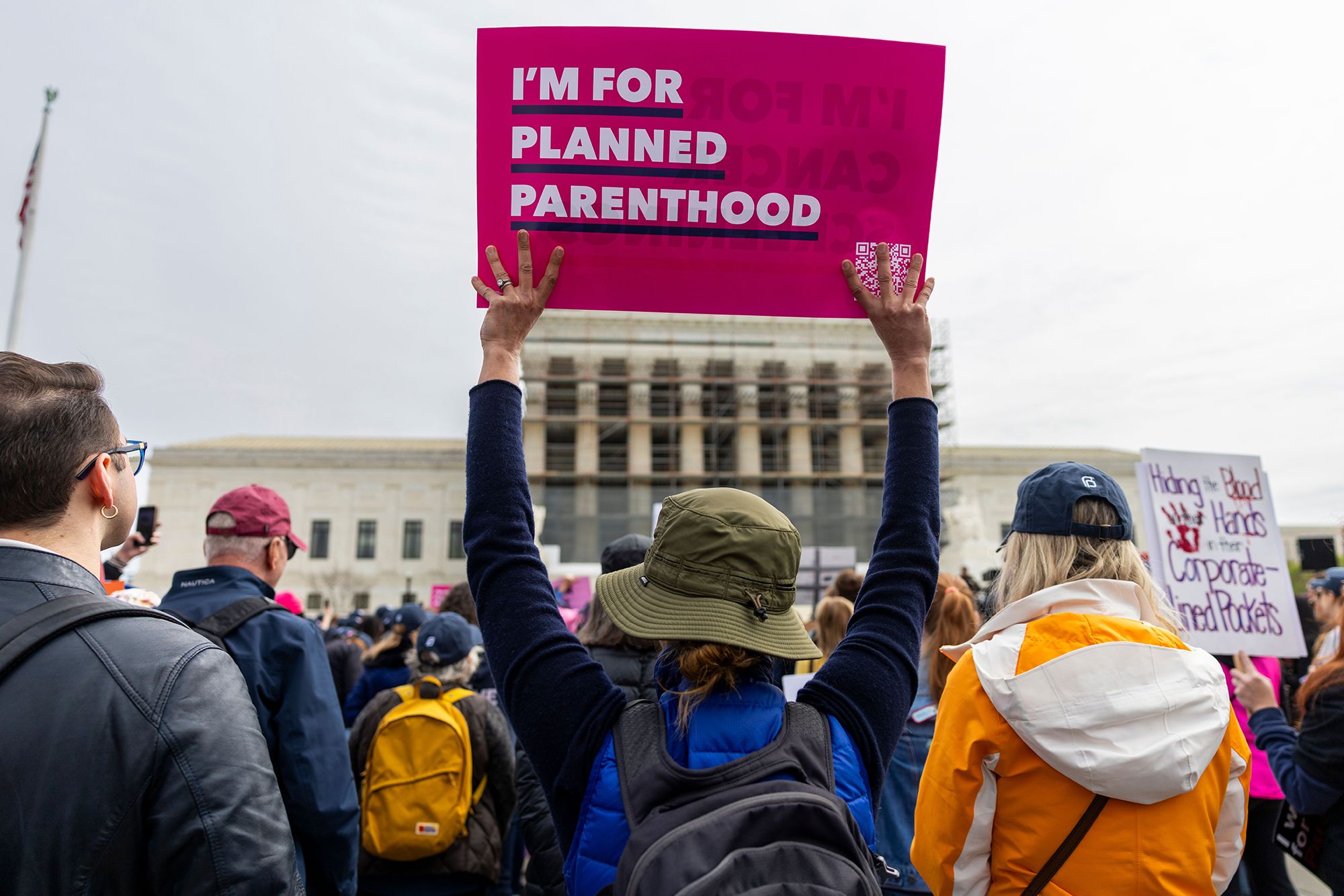 22 States Sue Trump Administration Over Planned Parenthood Defunding Provision