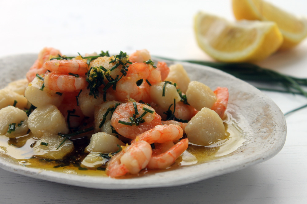 Keto Scallops With Jumbo Shrimp In Lemon And Chive Butter Recipe Carb Manager
