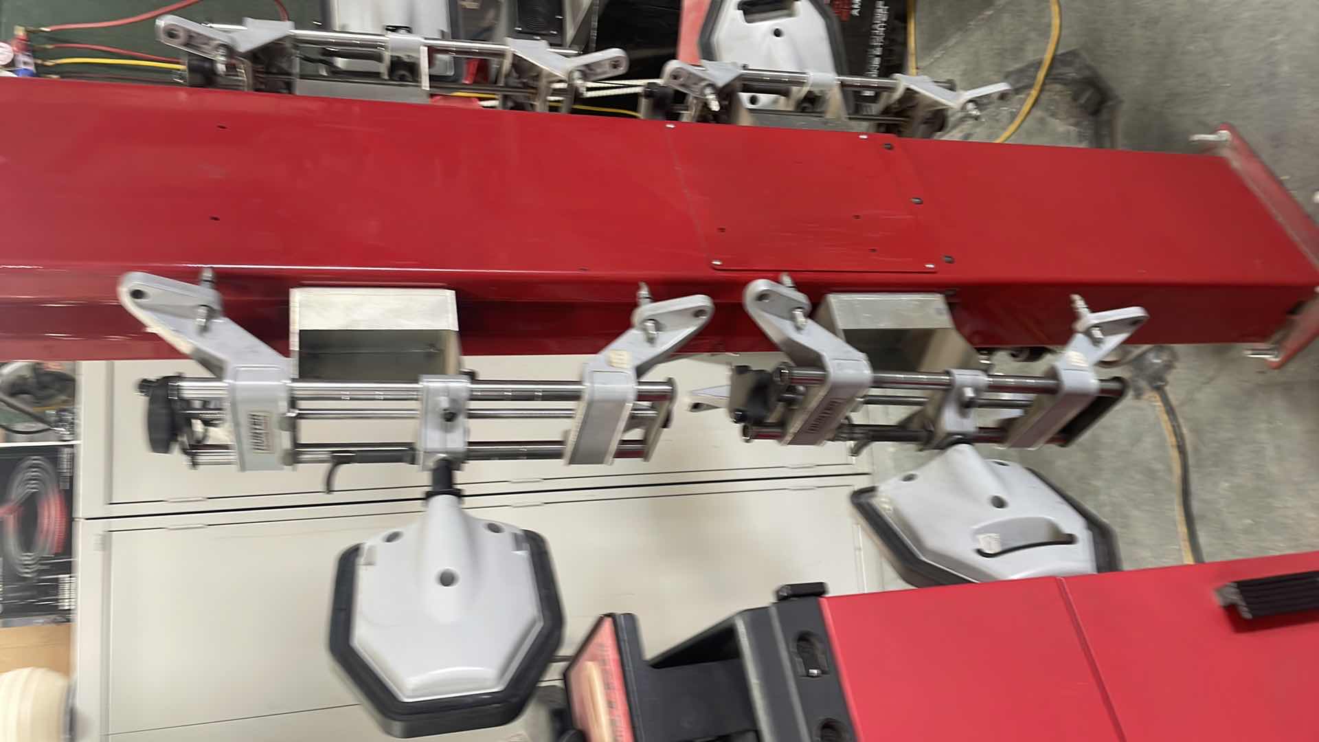 Photo 11 of HUNTER HAWKEYE ELITE ENGINEERING ALIGNMENT WITH SCISSOR ALIGNMENT LIFT MODEL RX-12-XL-12K 208/230 