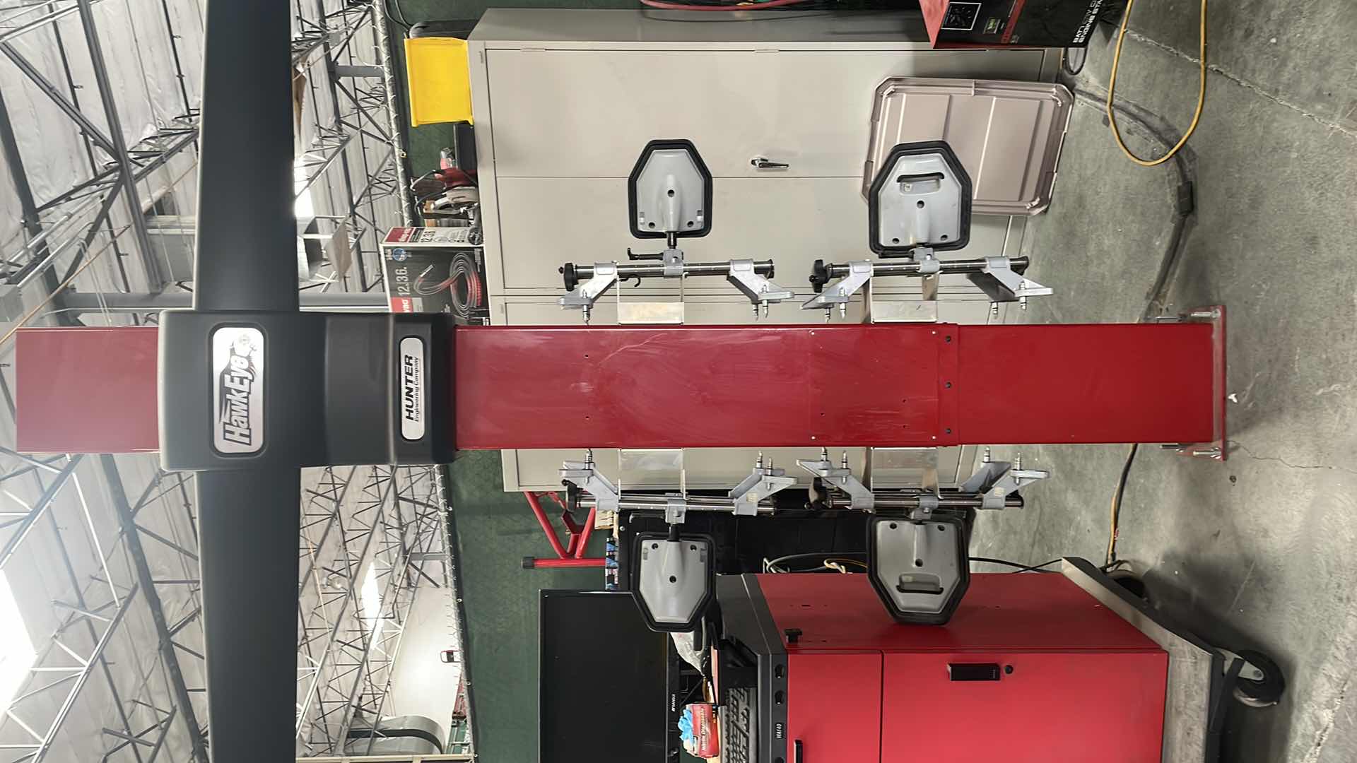 Photo 5 of HUNTER HAWKEYE ELITE ENGINEERING ALIGNMENT WITH SCISSOR ALIGNMENT LIFT MODEL RX-12-XL-12K 208/230 