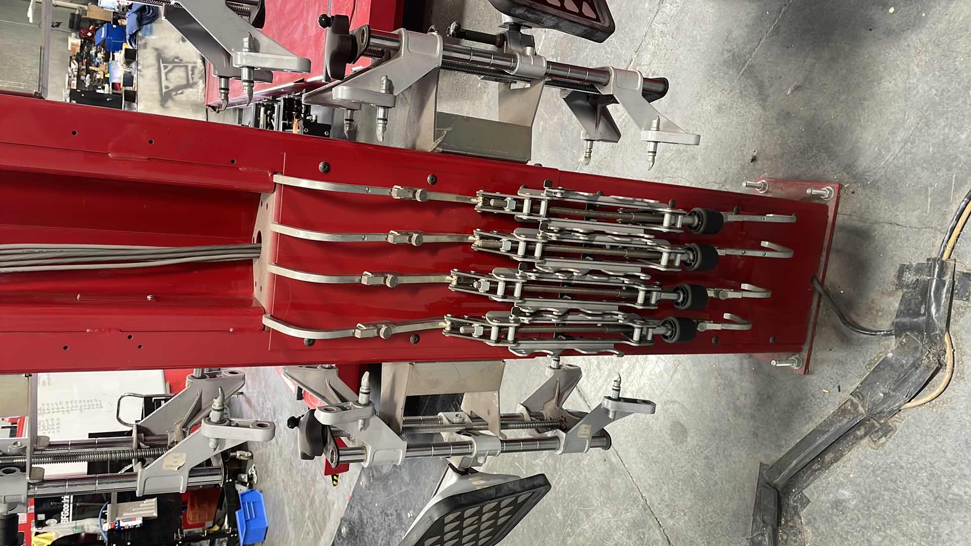 Photo 9 of HUNTER HAWKEYE ELITE ENGINEERING ALIGNMENT WITH SCISSOR ALIGNMENT LIFT MODEL RX-12-XL-12K 208/230 