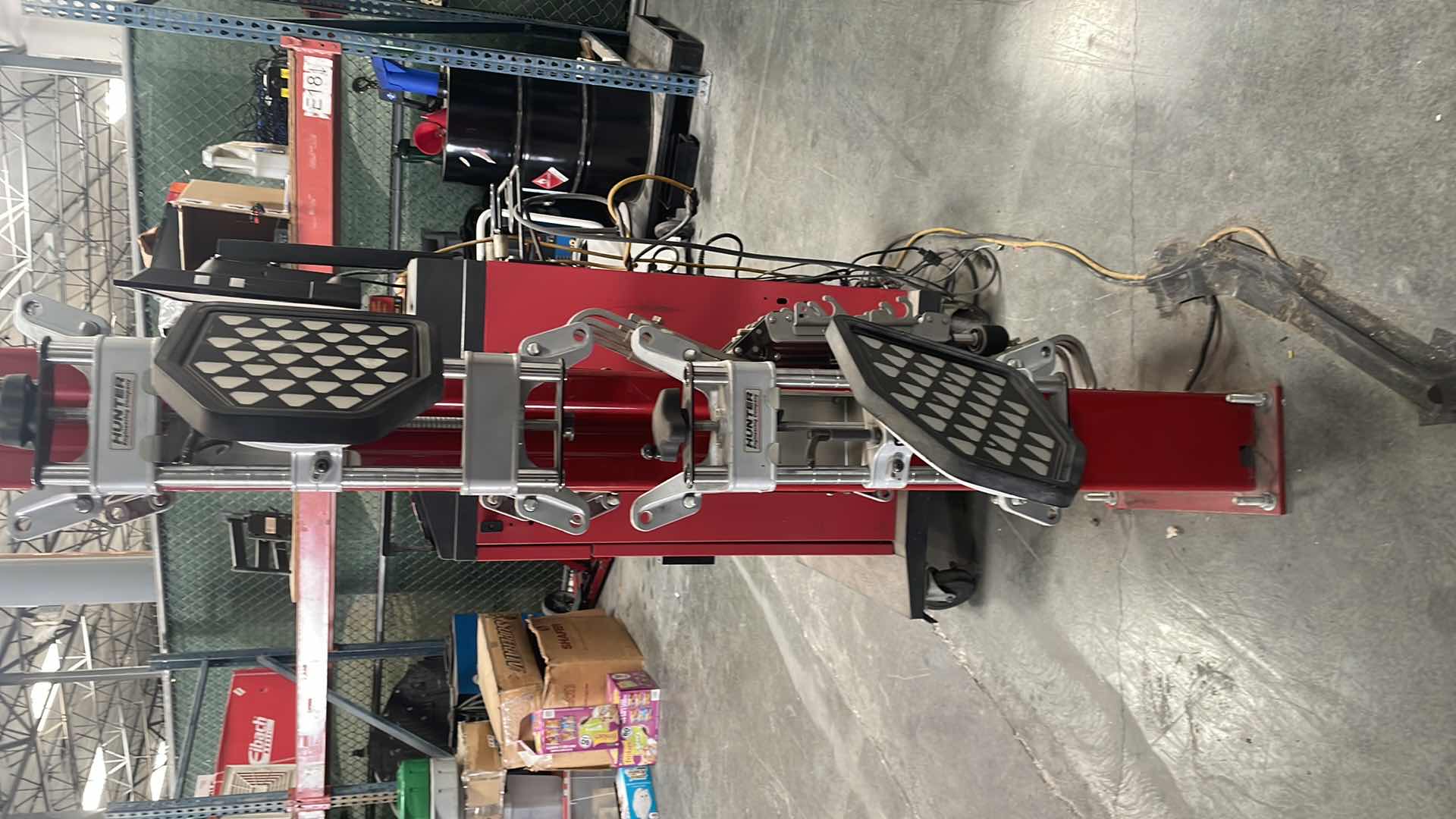 Photo 10 of HUNTER HAWKEYE ELITE ENGINEERING ALIGNMENT WITH SCISSOR ALIGNMENT LIFT MODEL RX-12-XL-12K 208/230 