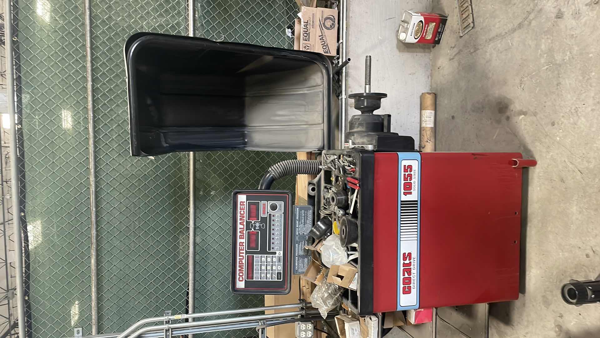 Photo 1 of COATS 1055 WHEEL BALANCER