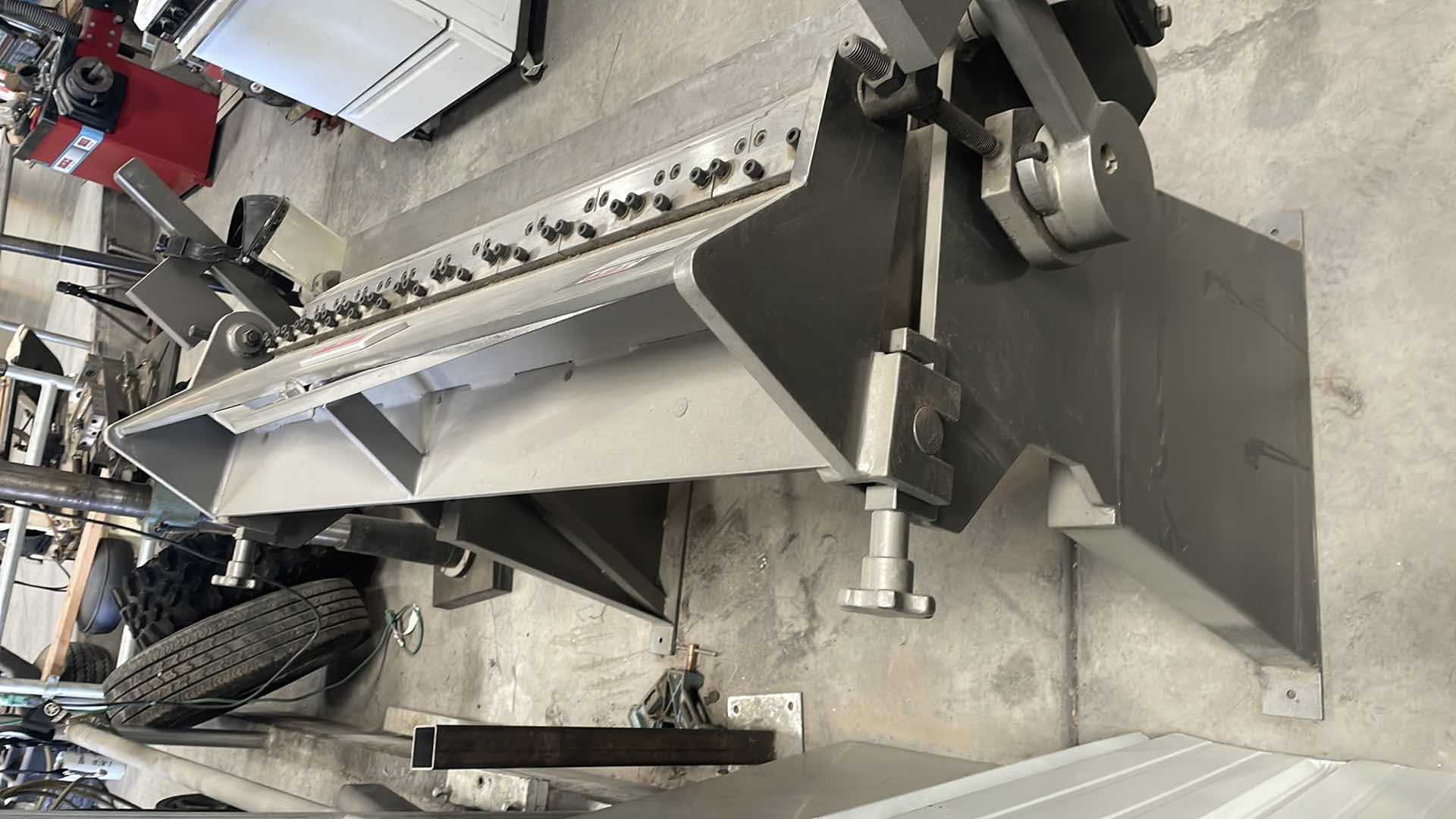 Photo 1 of JET 48” X 12GA BOX & PAN BRAKE

JET 48-INCH BOX AND PAN BRAKE, 12-GAUGE MILD STEEL (BPF-1248)