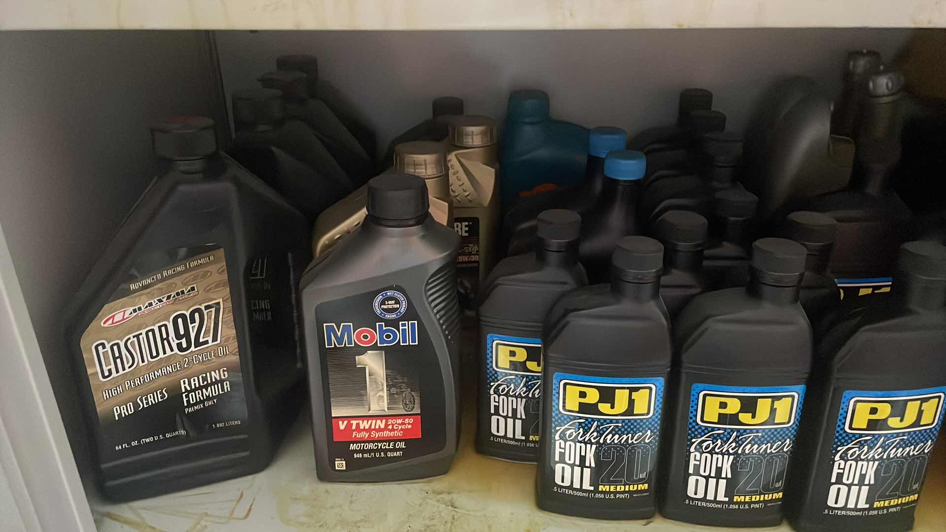 Photo 1 of CONTENTS OF SHELF