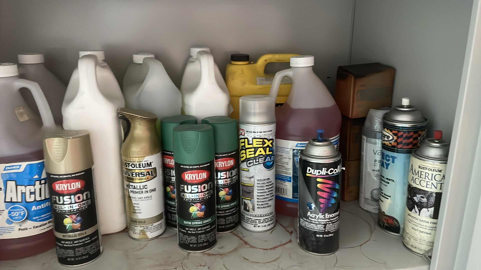 Photo 1 of CONTENTS OF SHELF