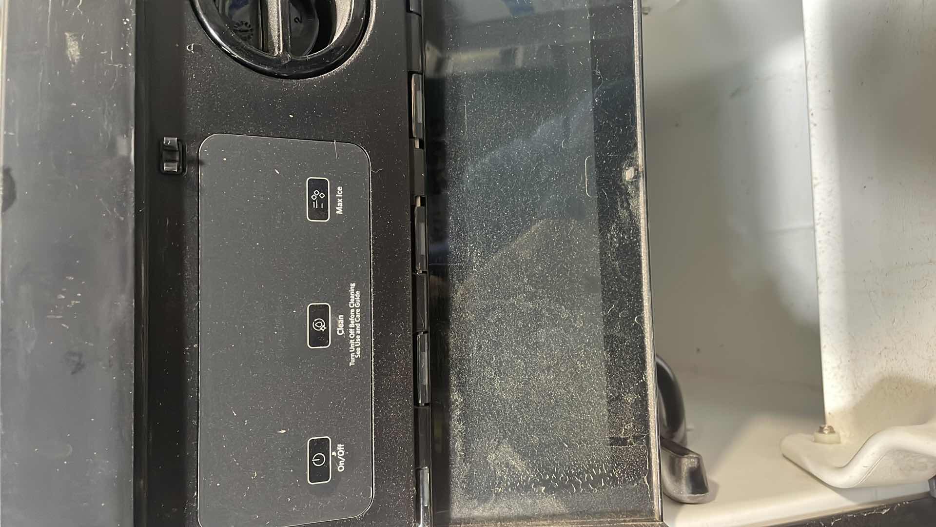 Photo 1 of KITCHEN AID ICE MAKER MODEL # KUIX505ESS1