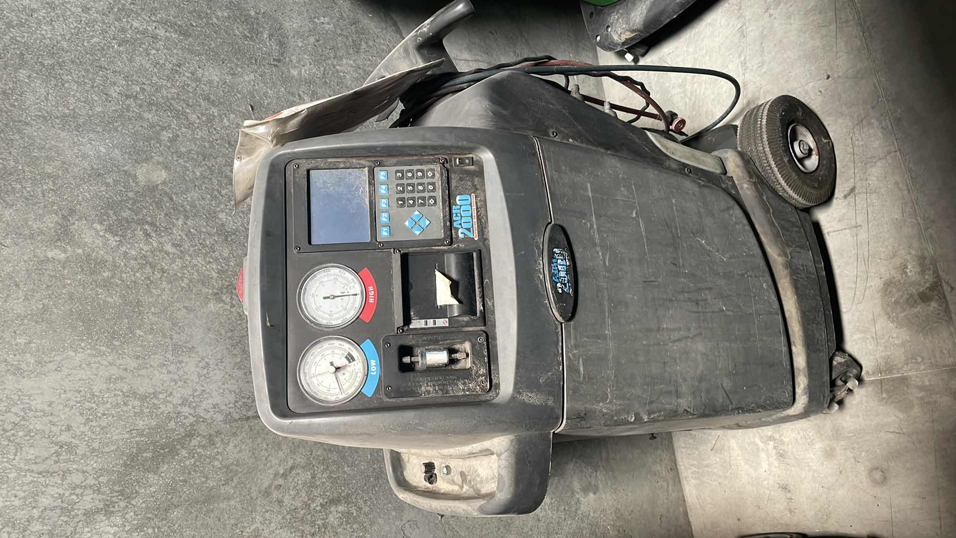 Photo 1 of ROBINAIR SPX KENT MOORE MODEL J-43600 REFRIGERANT RECOVERY, RECYCLING AND RECHARGING STATION MODEL ACR 2000