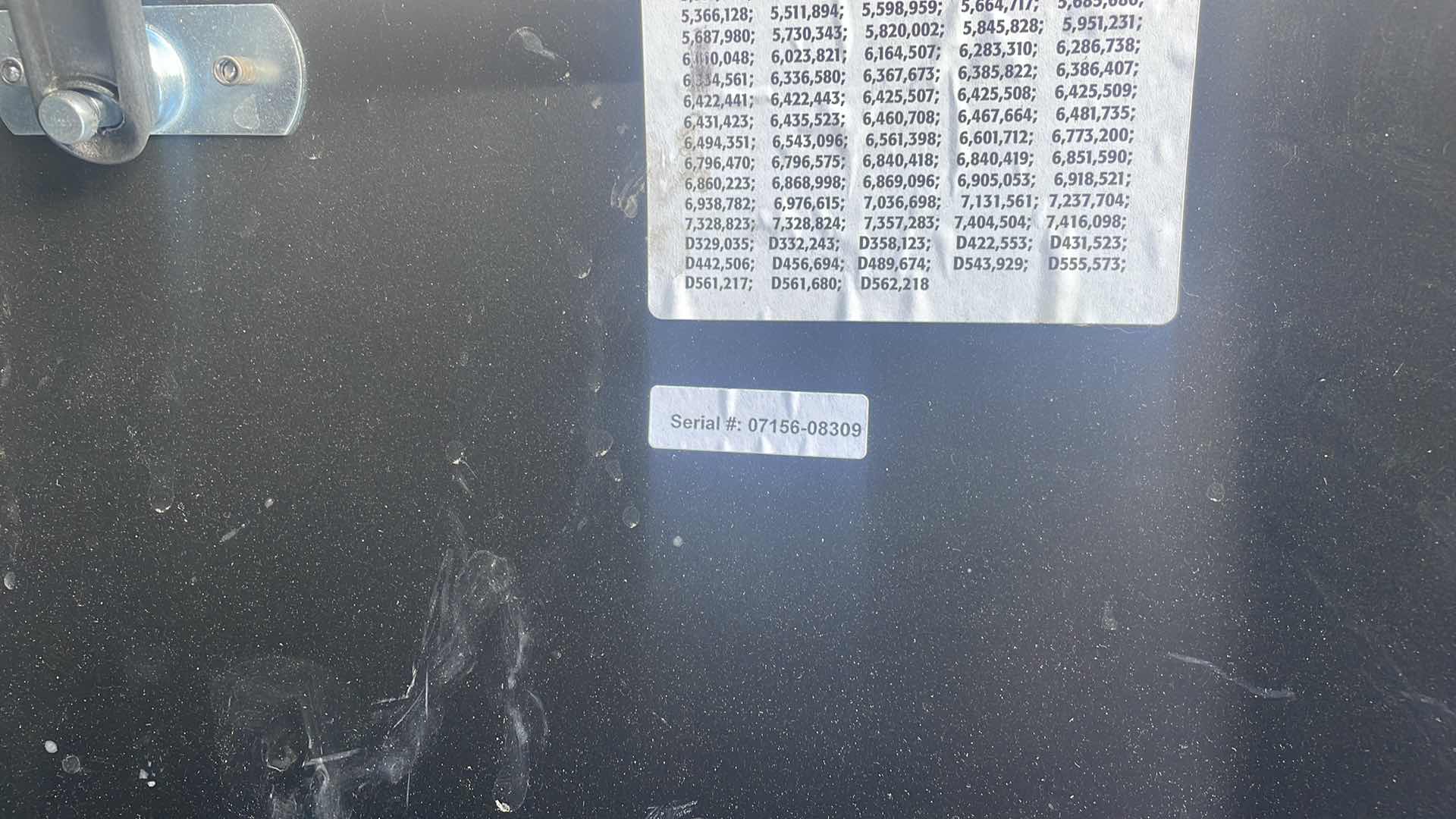 Photo 1 of YAKIMA SKYBOX 36" X 92" MISSING KEYS