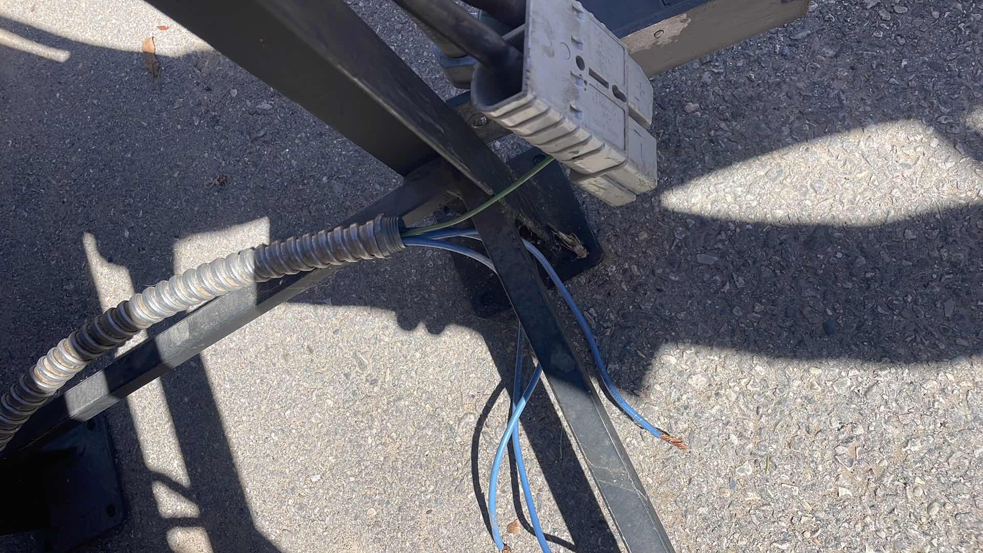 Photo 1 of GNB BATTERIES GTC12-600T1 FERROCHARGER LA TYPE BATTERY CHARGER 12 CELL FORKLIFT ON STAND