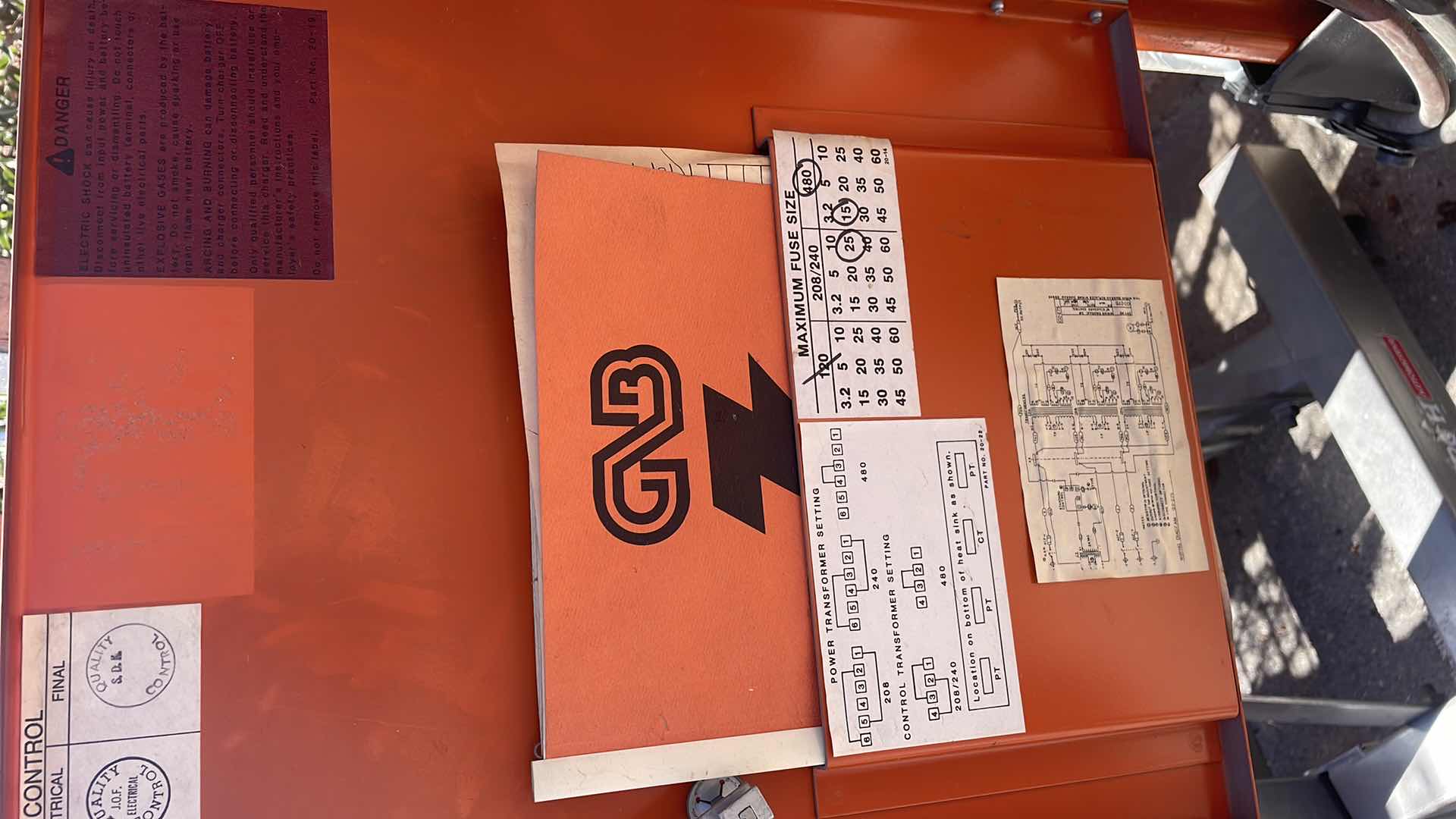 Photo 1 of GNB BATTERIES GTC12-600T1 FERROCHARGER LA TYPE BATTERY CHARGER 12 CELL FORKLIFT ON STAND