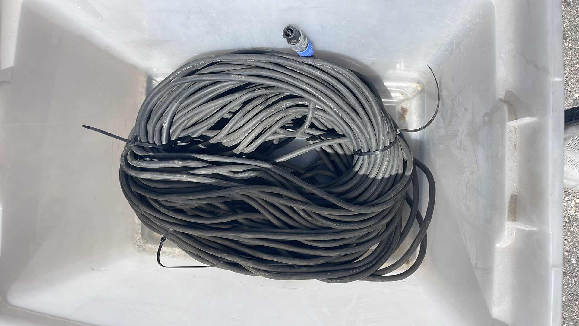 Photo 1 of NEUTRIK SPEAKON SPEAKER CABLES NL2FC 2 SECTIONS