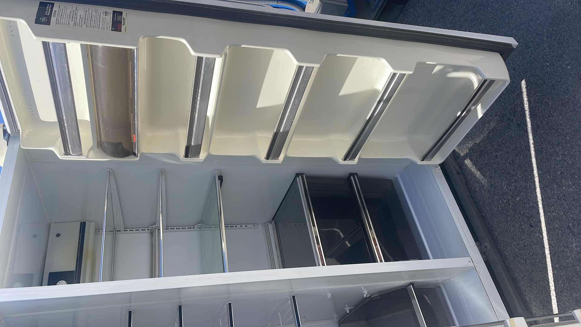 Photo 4 of GENERAL ELECTRIC 23.8 CU FT NO FROST REFRIGERATOR FREEZER MODEL TFX24Z