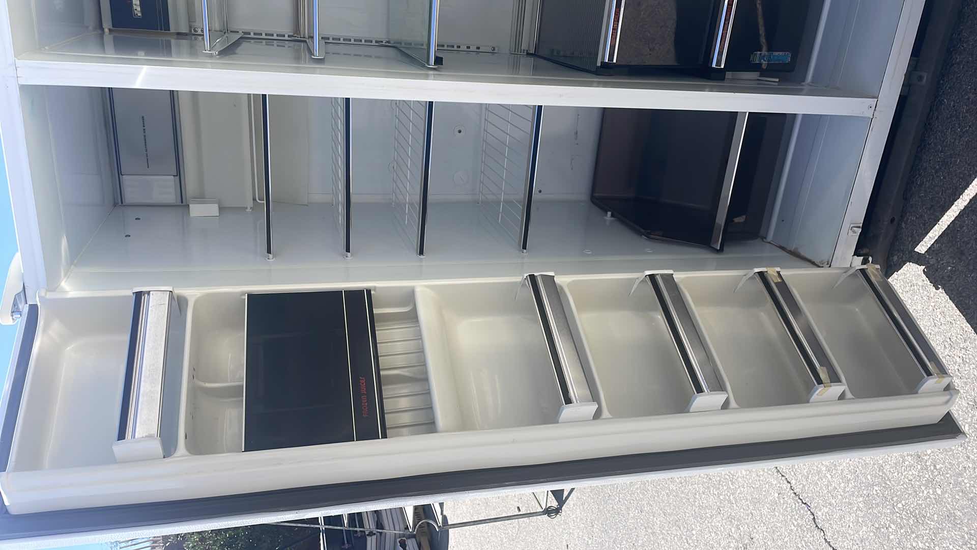 Photo 1 of GENERAL ELECTRIC 23.8 CU FT NO FROST REFRIGERATOR FREEZER MODEL TFX24Z