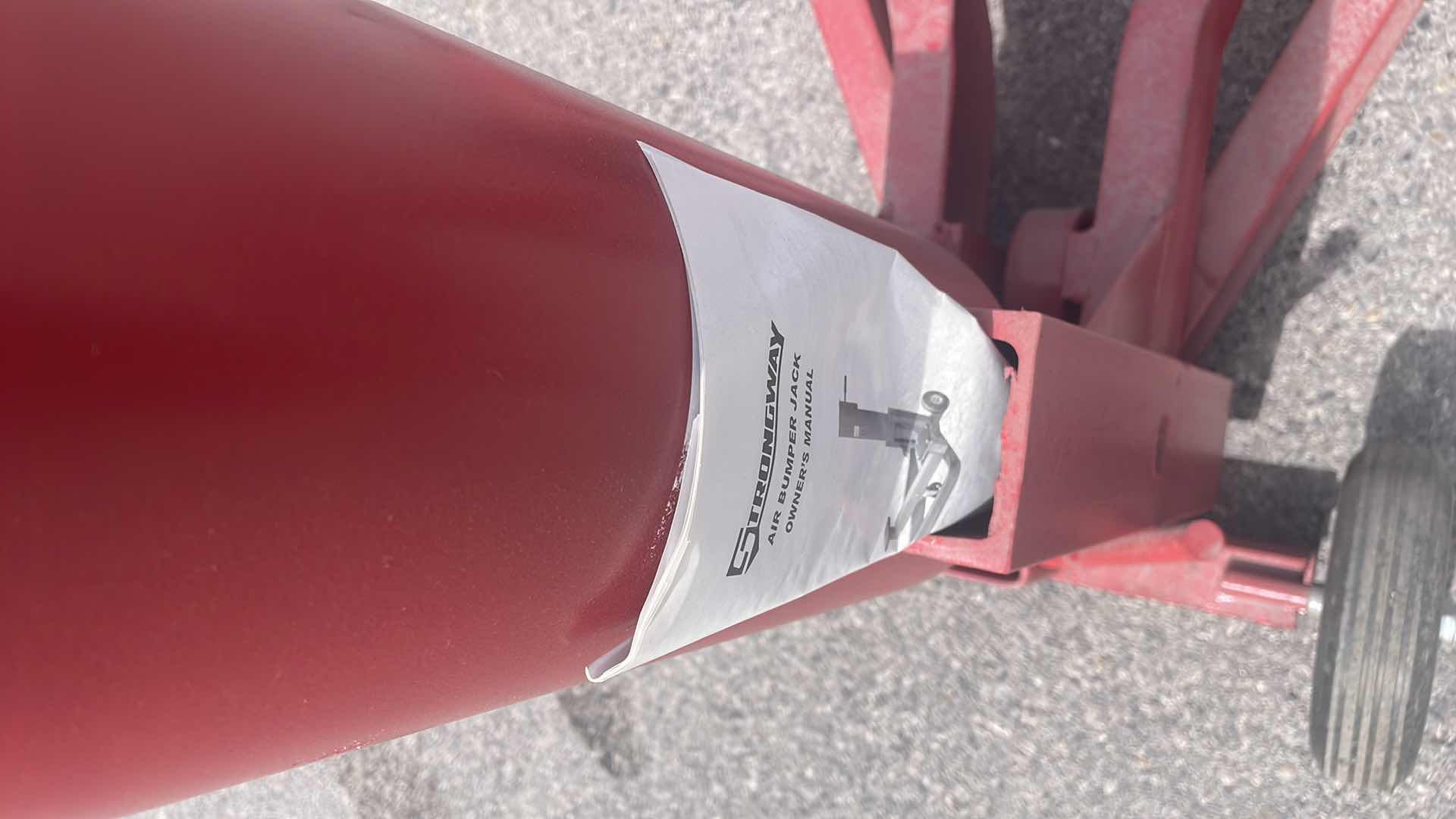 Photo 1 of STRONGWAY 2500LB AIR BUMPER JACK 46202