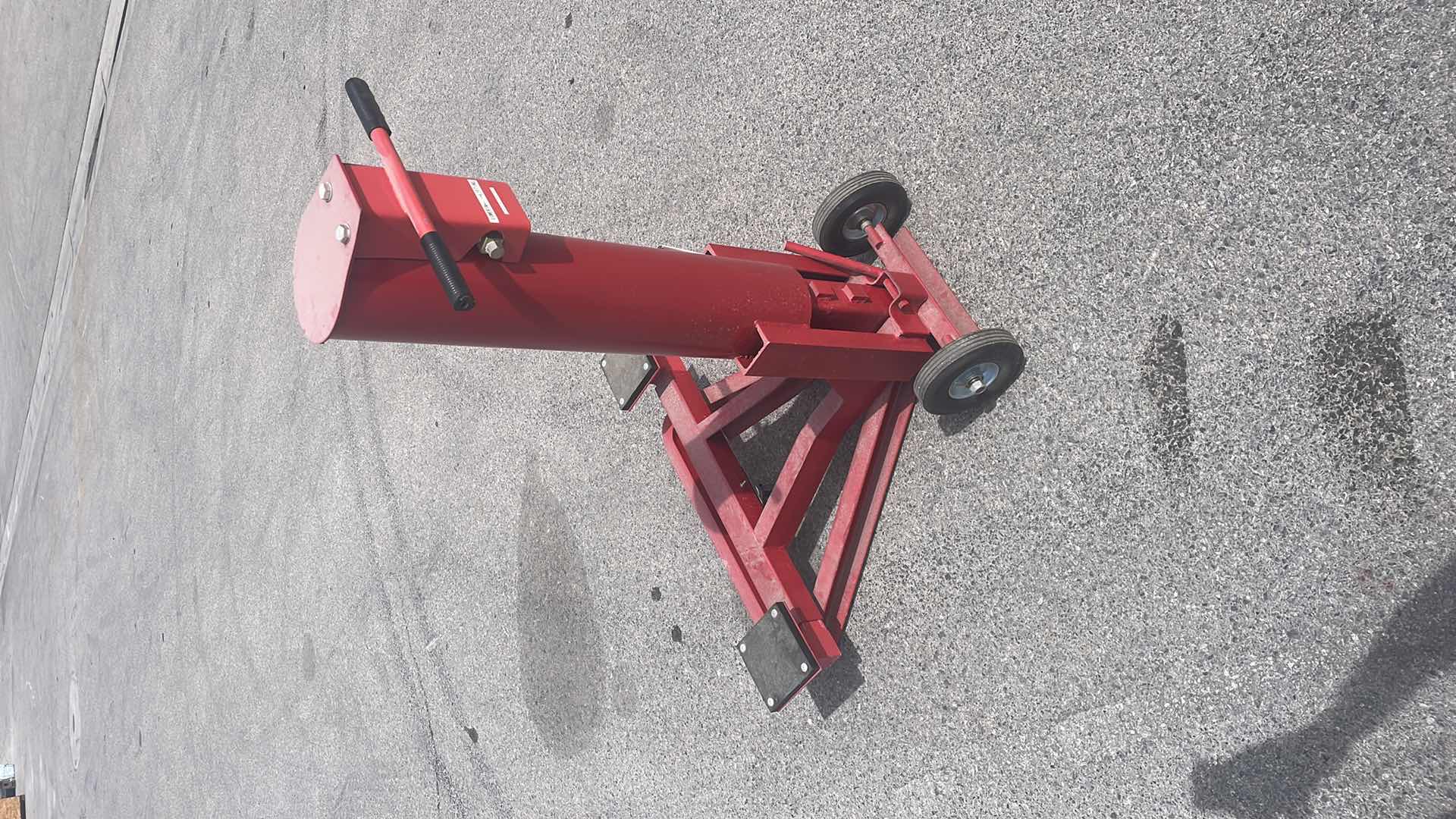 Photo 1 of STRONGWAY 2500LB AIR BUMPER JACK 46202