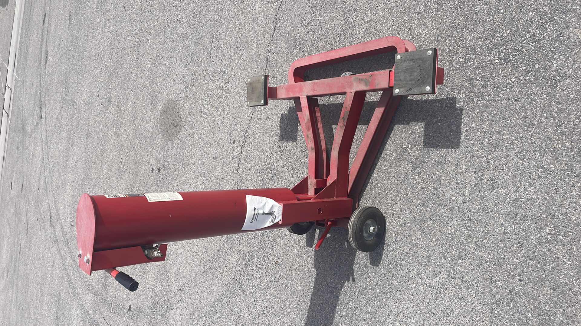 Photo 1 of STRONGWAY 2500LB AIR BUMPER JACK 46202