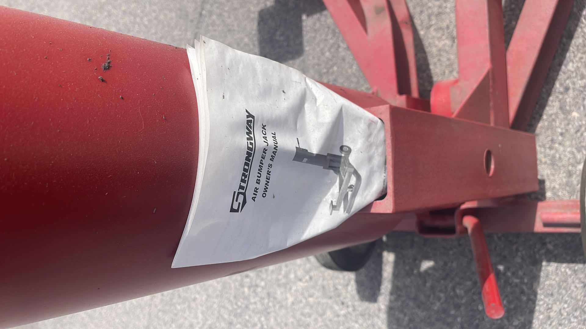 Photo 1 of STRONGWAY 2500LB AIR BUMPER JACK 46202