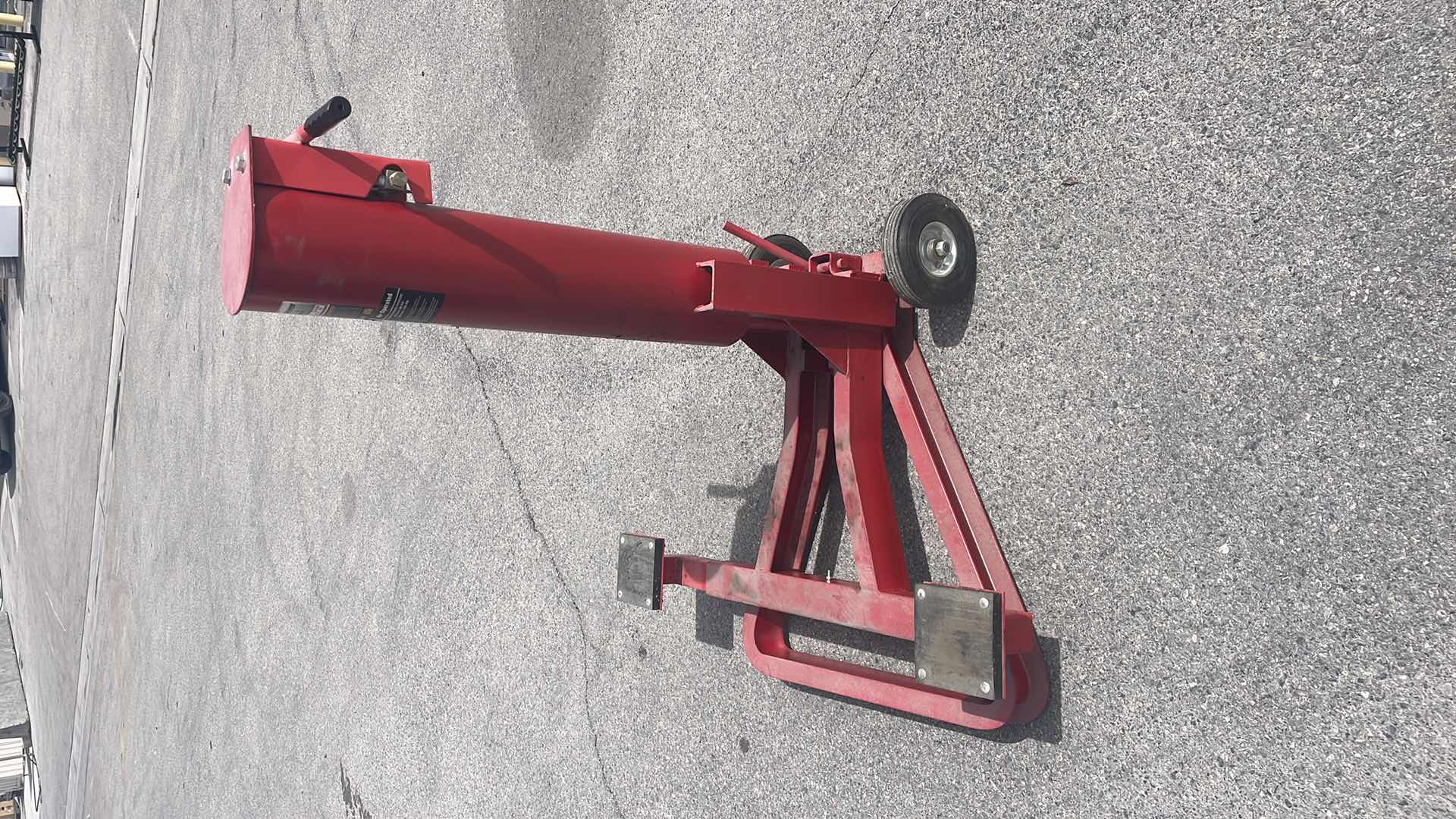 Photo 1 of STRONGWAY 2500LB AIR BUMPER JACK 46202