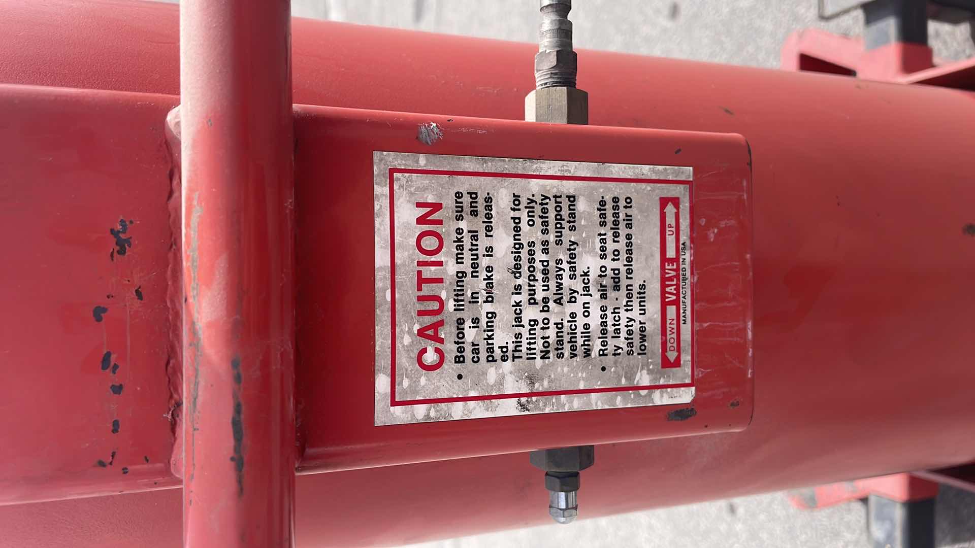 Photo 4 of NORCO 10 TON AIR LIFT JACK