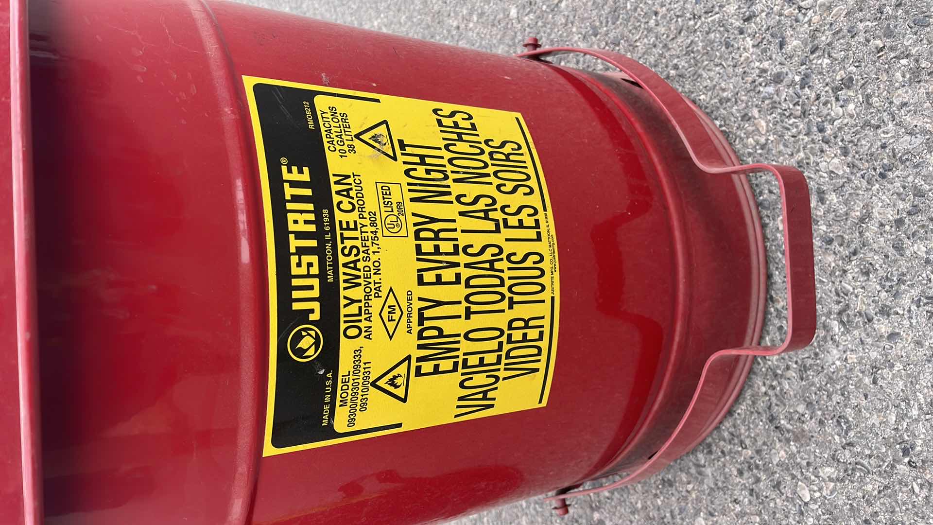 Photo 1 of JUSTRITE OILY WASTE CANS 6GAL, 10GAL