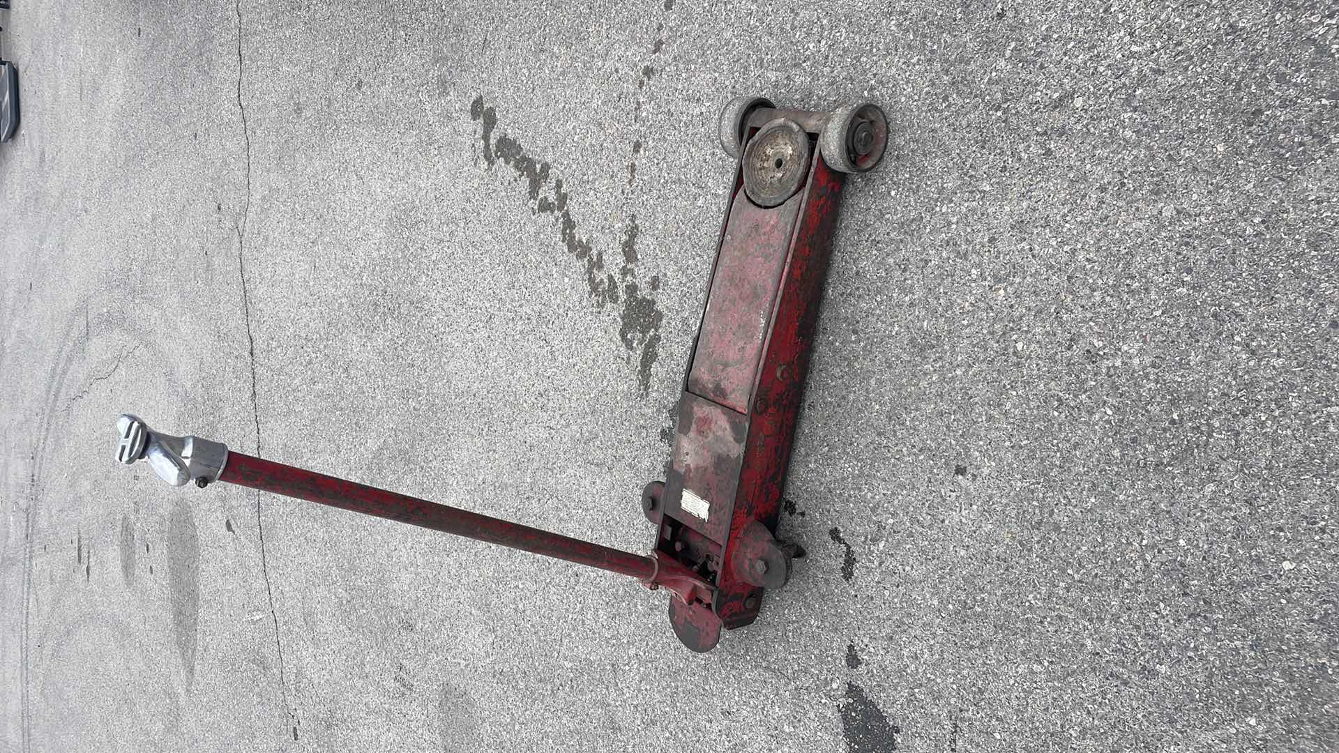 Photo 1 of FLOOR JACK UNKNOWN SPECS OR BRAND