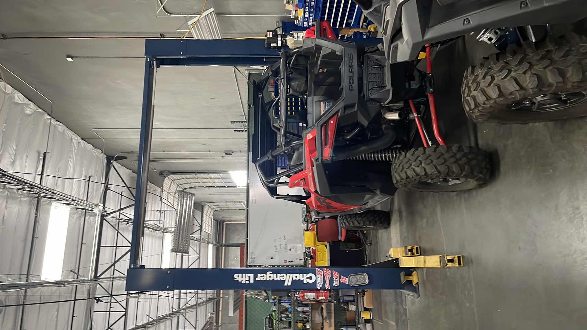 Photo 1 of CHALLENGER LIFTS VERSYMMETRIC MODEL CL 10 SERIAL# 070300000030225
SINGLE PHASE 20AMP 230V 10000LBS CAPACITY (LIFT ONLY)