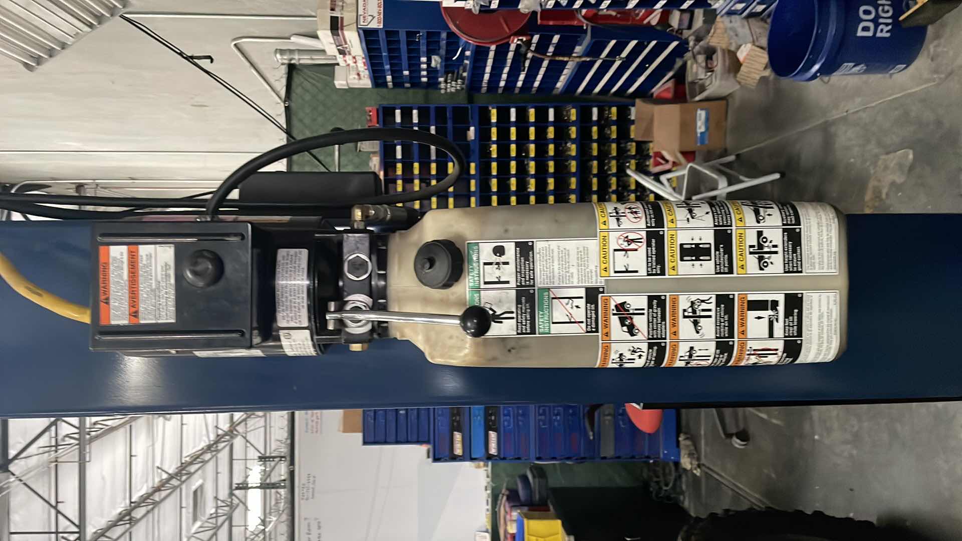 Photo 1 of CHALLENGER LIFTS VERSYMMETRIC MODEL CL 10 SERIAL# 070300000030225
SINGLE PHASE 20AMP 230V 10000LBS CAPACITY (LIFT ONLY)