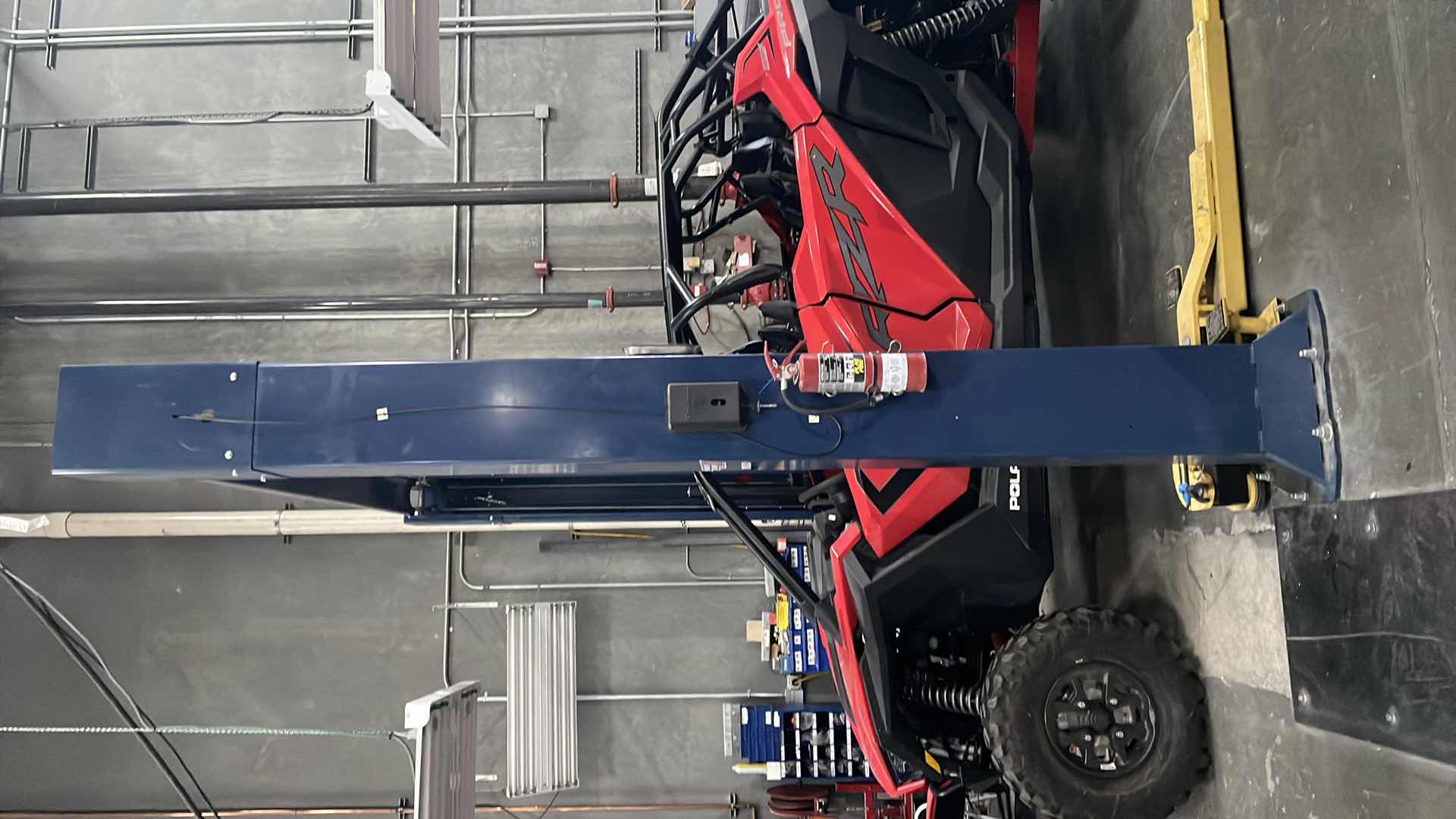 Photo 1 of CHALLENGER LIFTS VERSYMMETRIC MODEL CL 10 SERIAL# 070300000030225
SINGLE PHASE 20AMP 230V 10000LBS CAPACITY (LIFT ONLY)